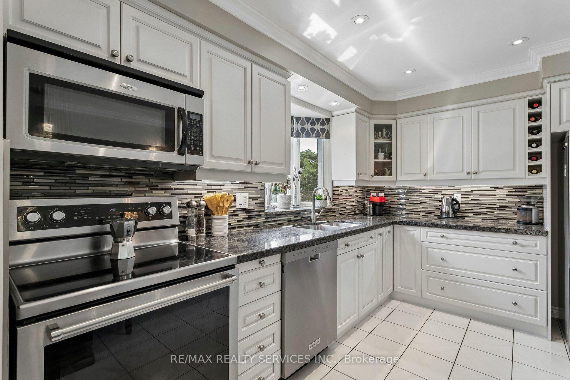 Photo 16 of 11 Longbourne Crescent, Brampton, Westgate — HOMEH