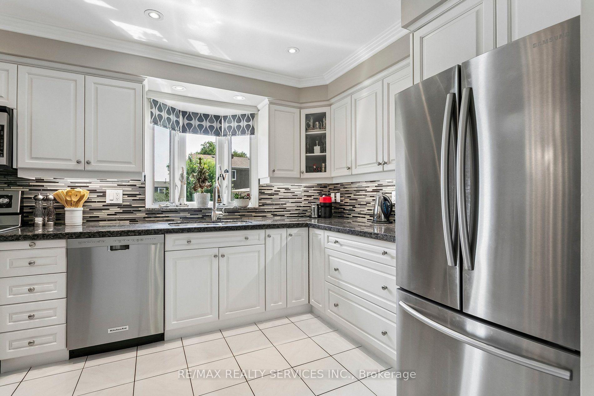 Photo 18 of 11 Longbourne Crescent, Brampton, Westgate — HOMEH