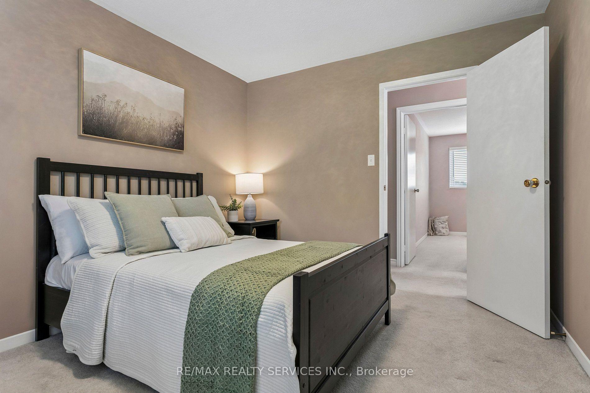 Photo 24 of 11 Longbourne Crescent, Brampton, Westgate — HOMEH