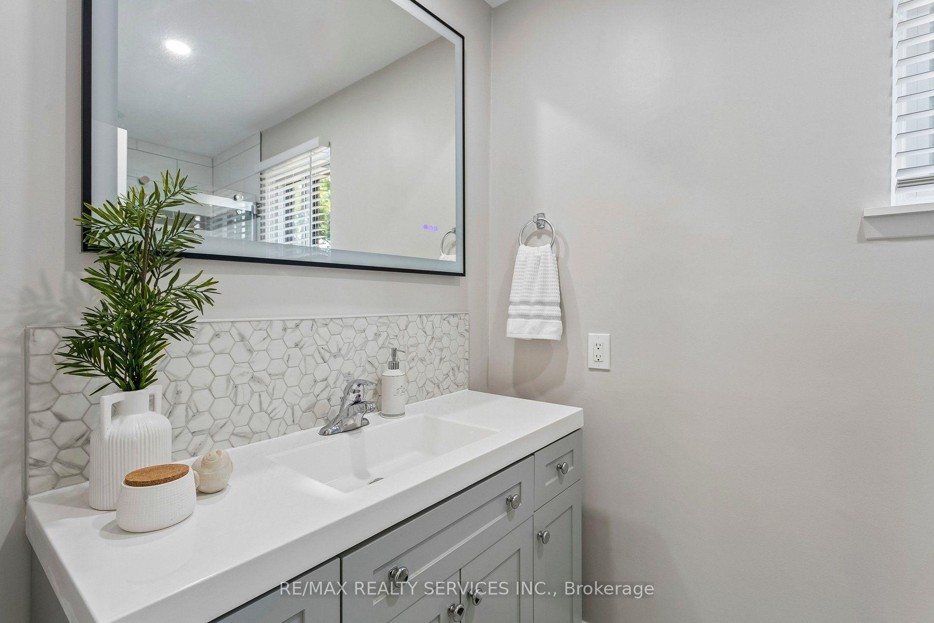 Photo 29 of 11 Longbourne Crescent, Brampton, Westgate — HOMEH