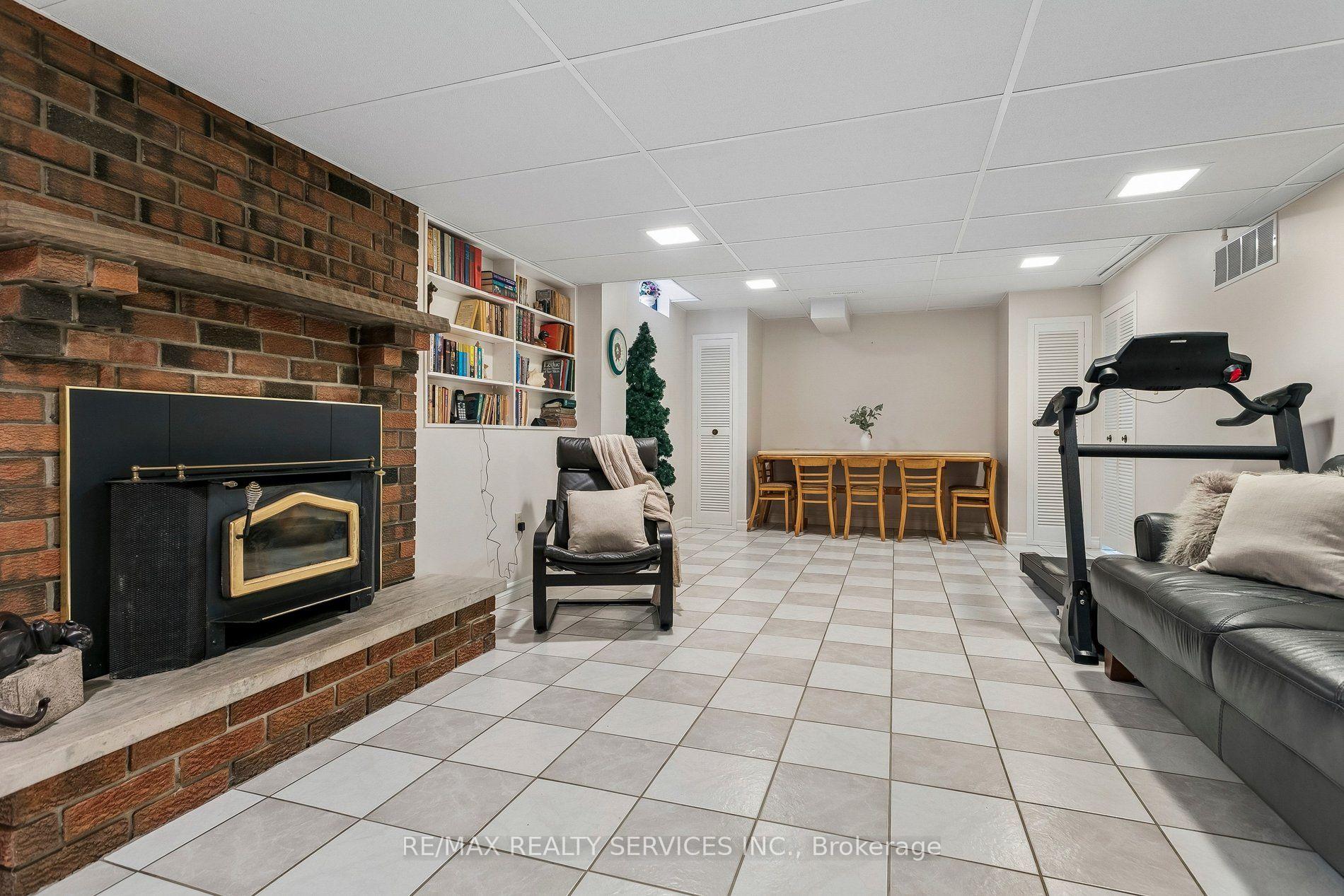Photo 34 of 11 Longbourne Crescent, Brampton, Westgate — HOMEH