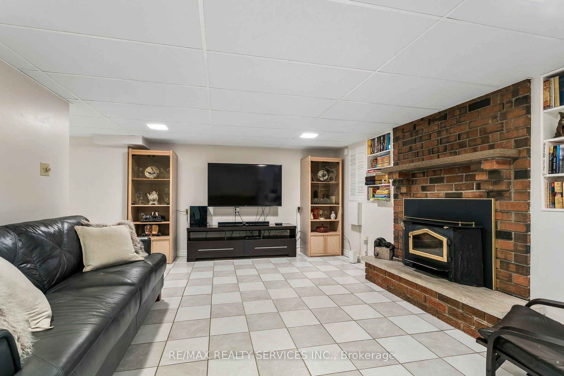 Photo 36 of 11 Longbourne Crescent, Brampton, Westgate — HOMEH
