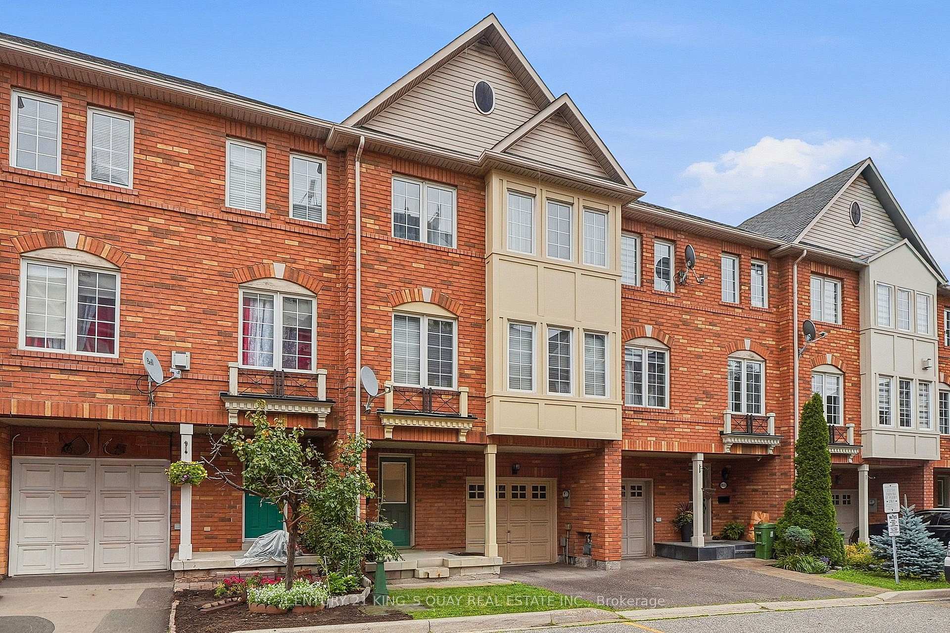 Photo 4 of Unit 22, 619 Evans Avenue, Etobicoke, Alderwood — HOMEH