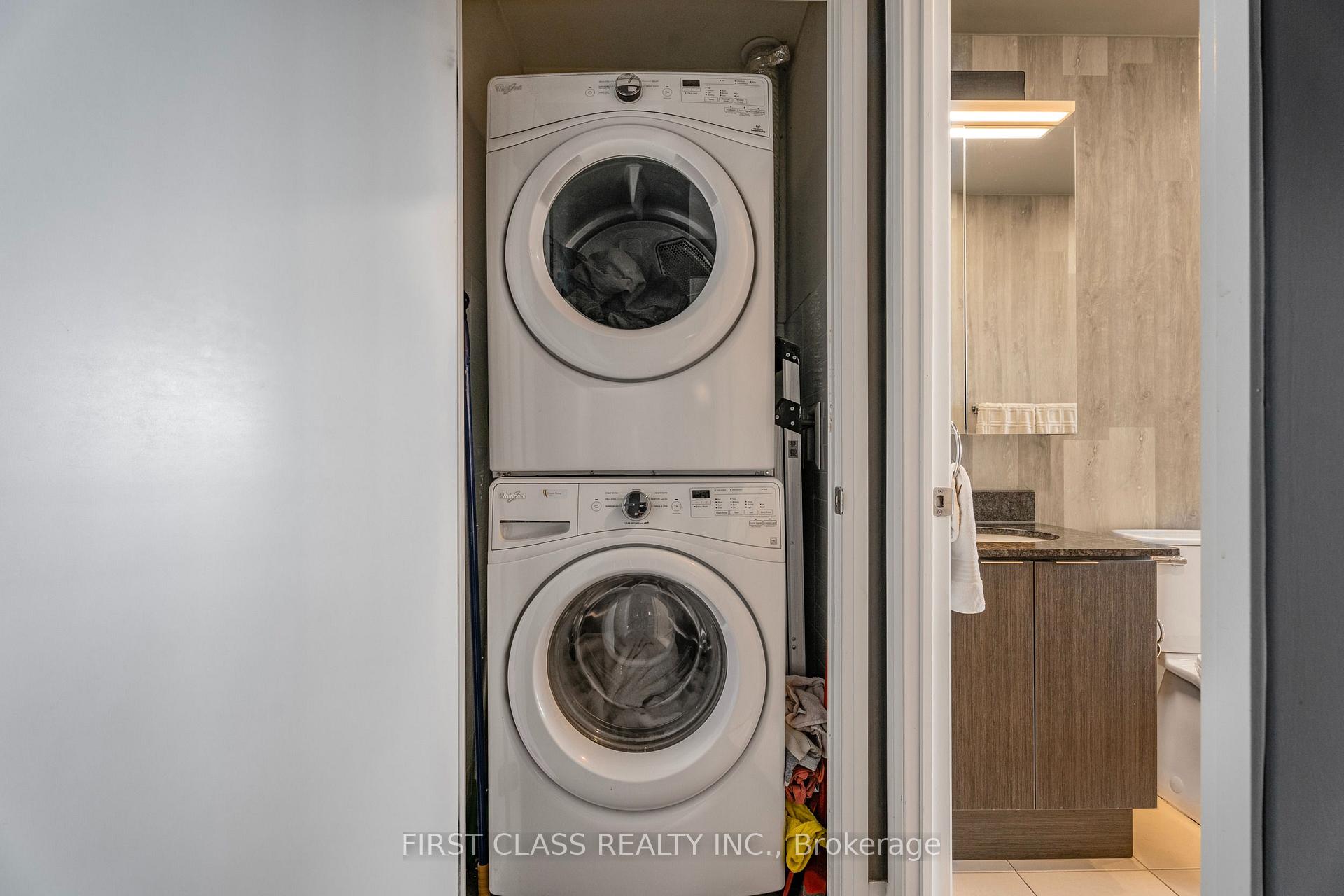 Photo 11 of Unit 1804, 2910 Highway 7, Vaughan, Concord — HOMEH