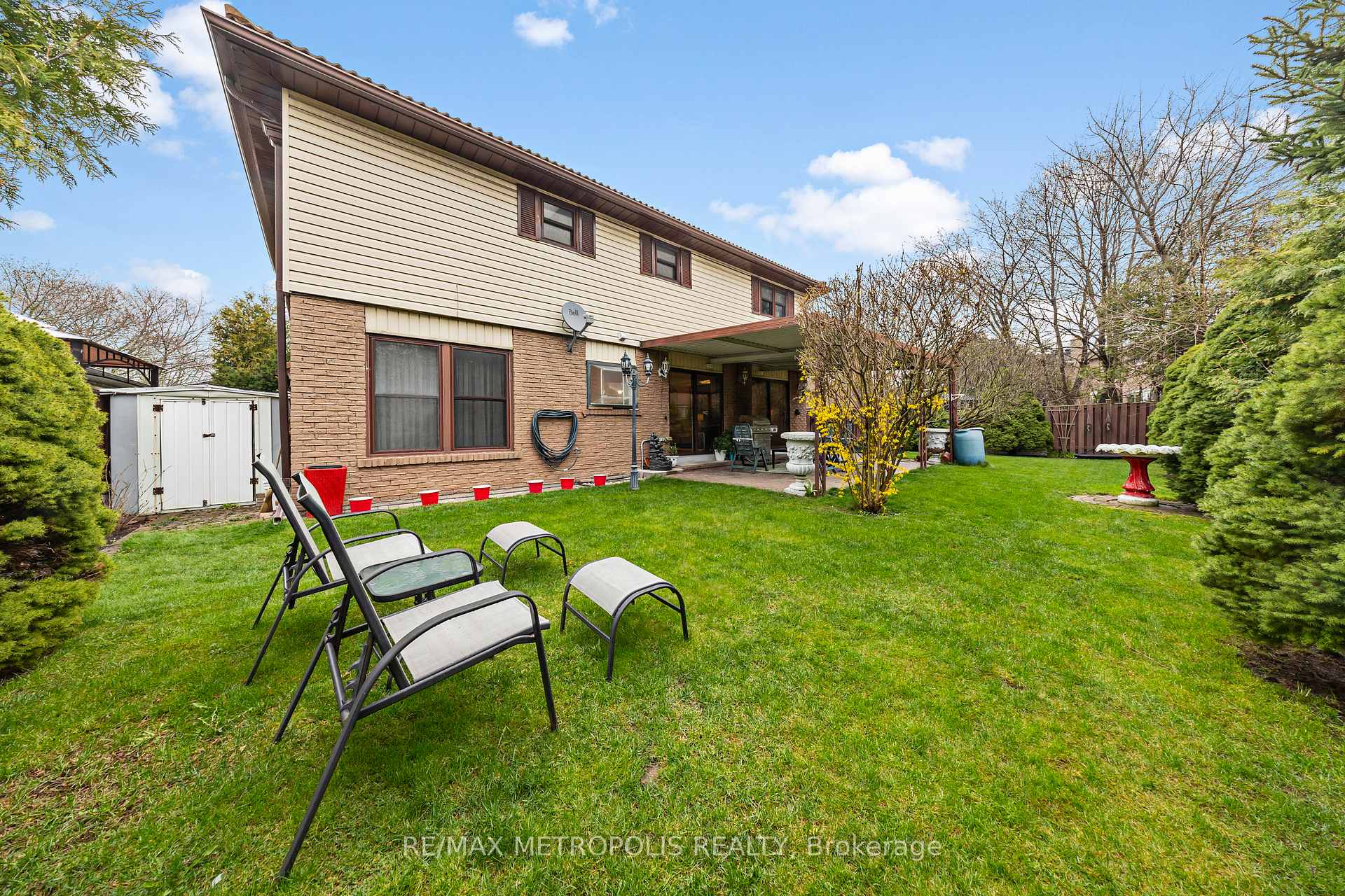 Photo 8 of Unit Upper, 754 Eyer Drive, Pickering, West Shore — HOMEH