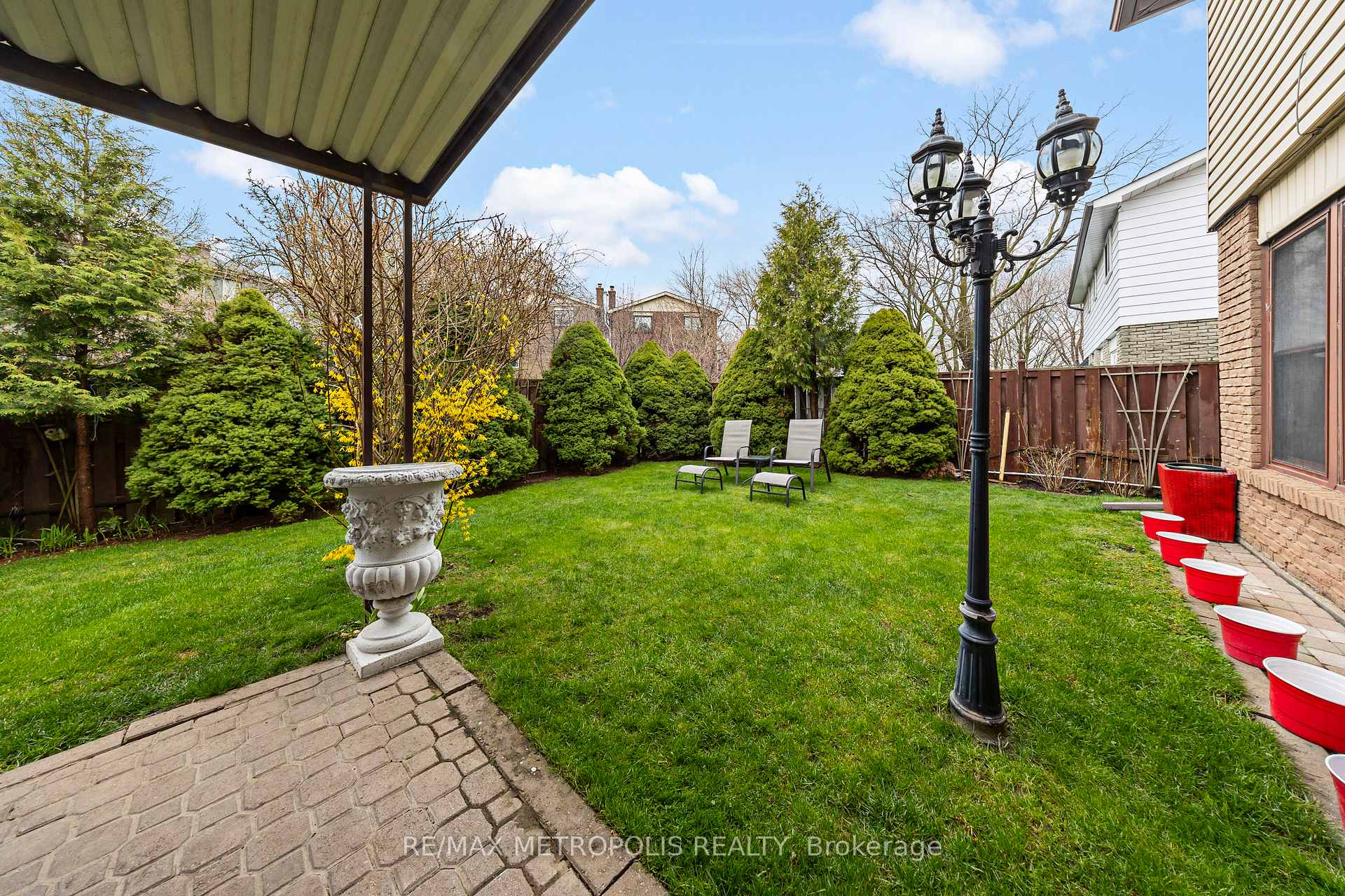 Photo 9 of Unit Upper, 754 Eyer Drive, Pickering, West Shore — HOMEH