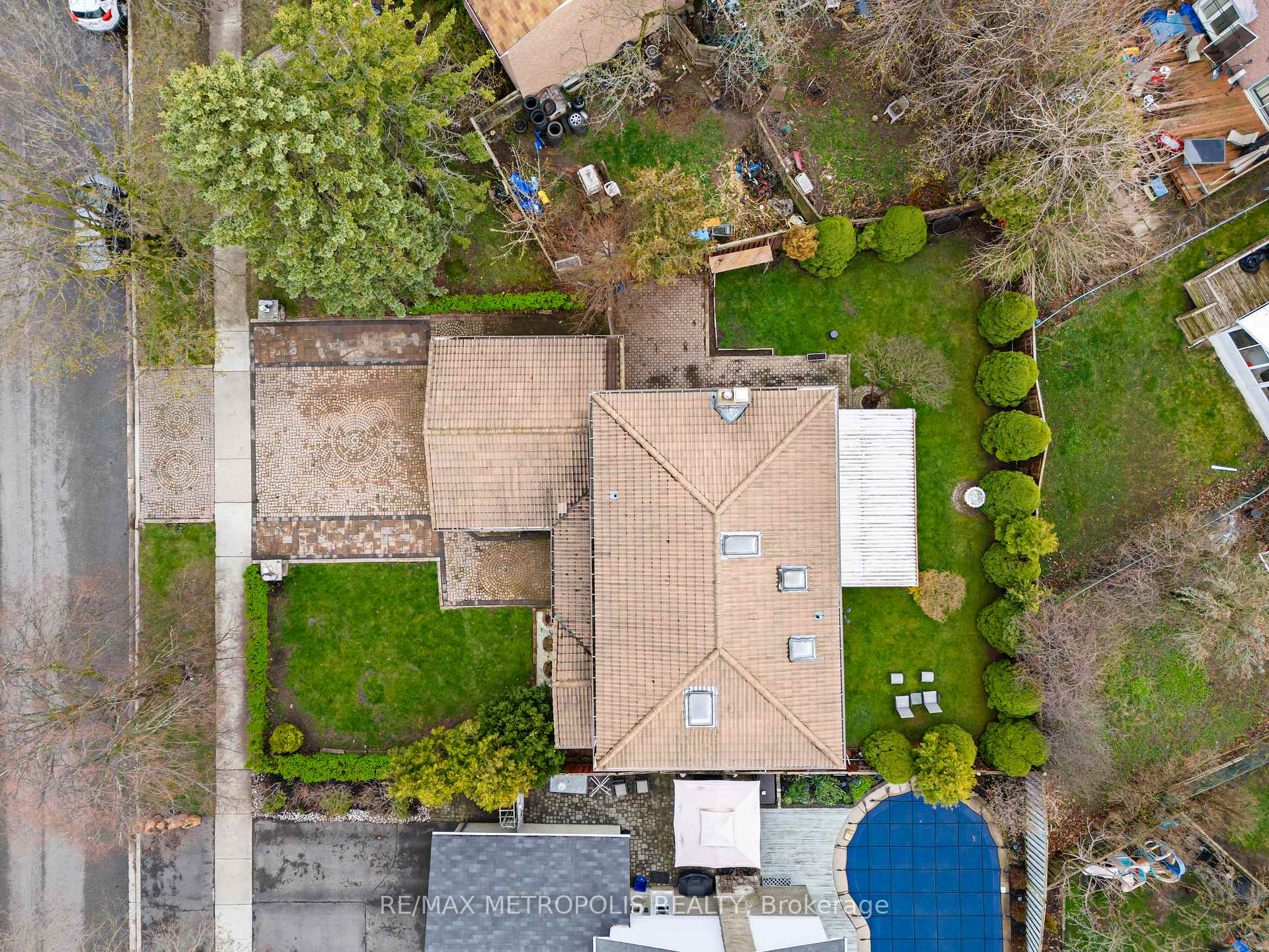 Photo 10 of Unit Upper, 754 Eyer Drive, Pickering, West Shore — HOMEH