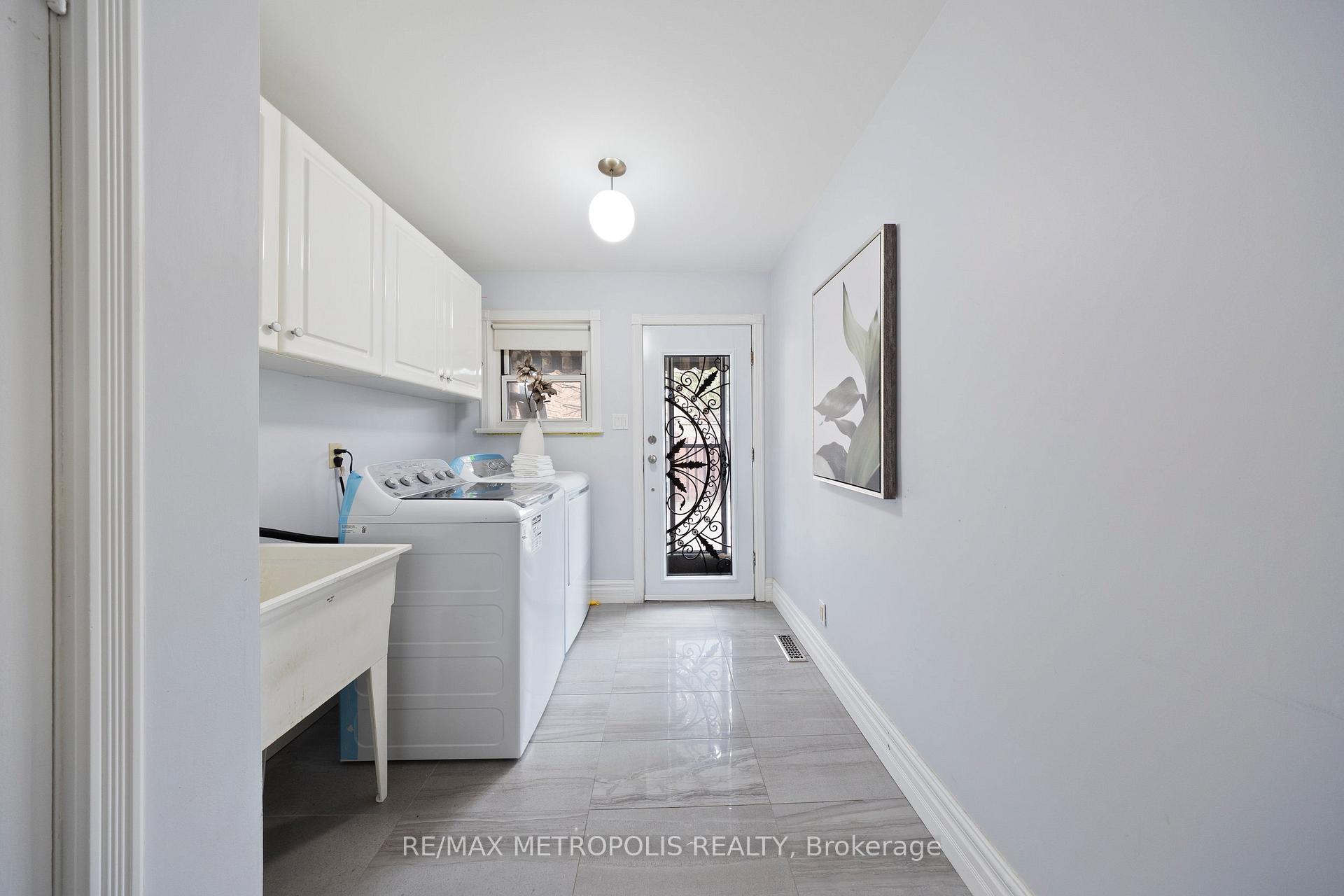 Photo 24 of Unit Upper, 754 Eyer Drive, Pickering, West Shore — HOMEH