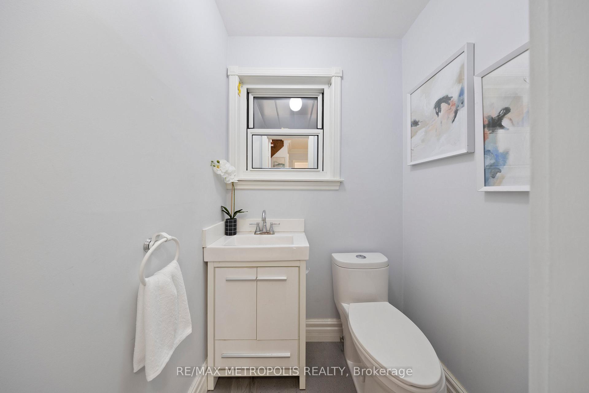 Photo 25 of Unit Upper, 754 Eyer Drive, Pickering, West Shore — HOMEH