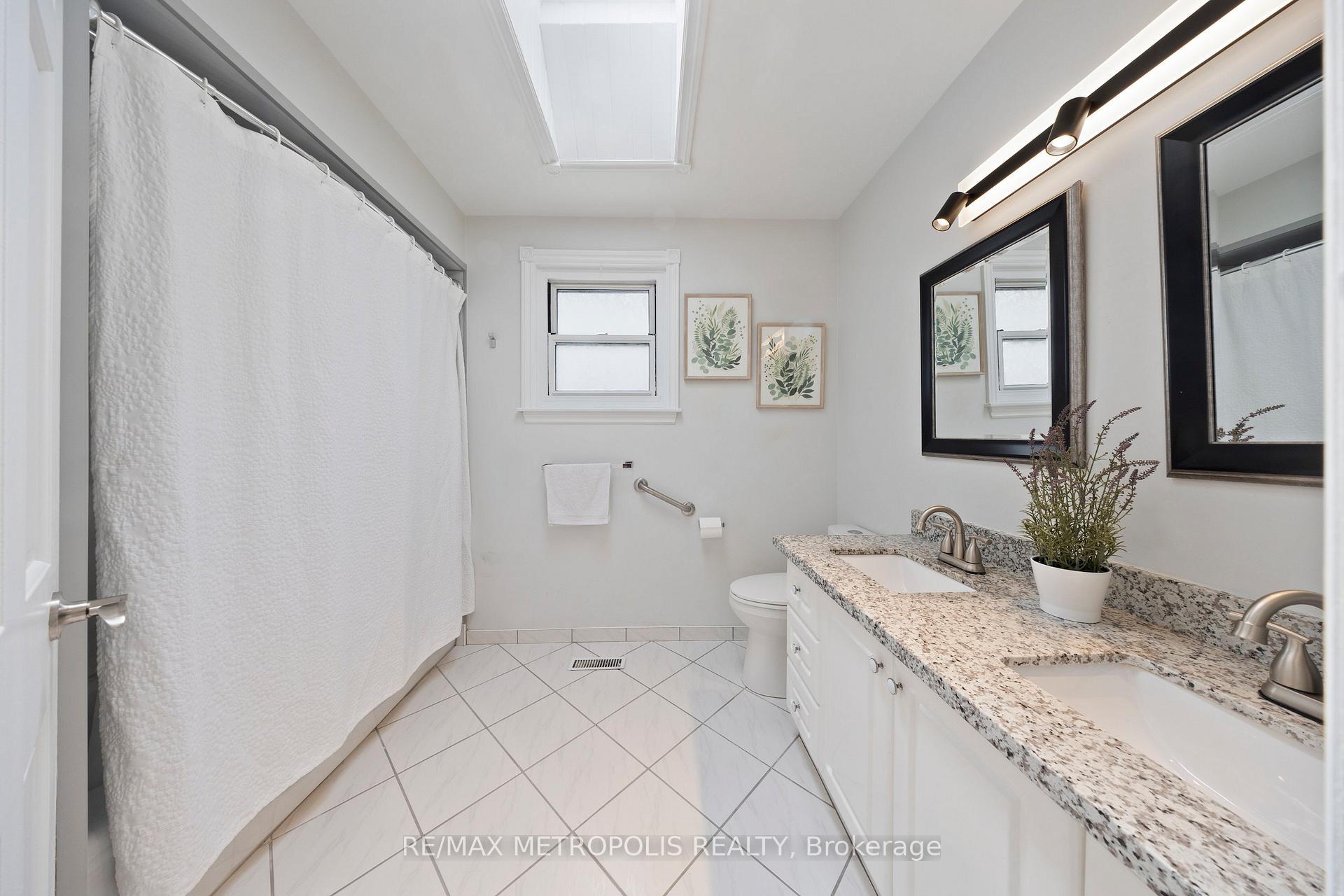 Photo 29 of Unit Upper, 754 Eyer Drive, Pickering, West Shore — HOMEH