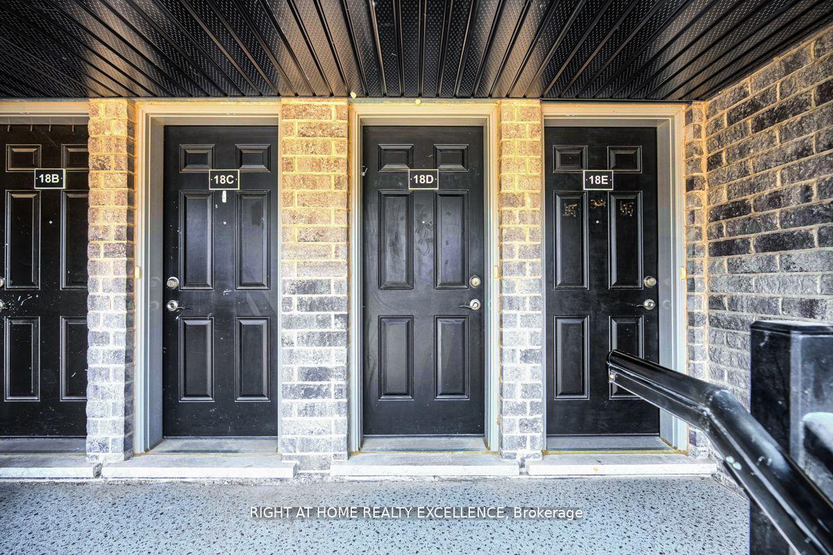 Photo 2 of Unit 18 E, 1989 Ottawa St Street E, Kitchener, Larentian West — HOMEH