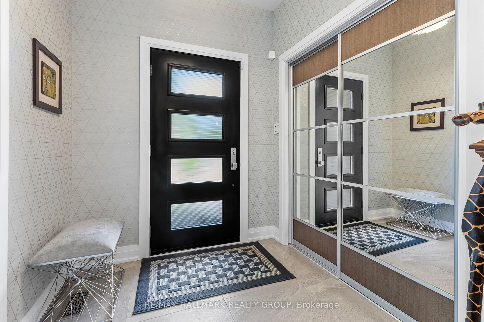 Photo 4 of 1832 Springridge Drive, Ottawa, Springridge/East Village — HOMEH