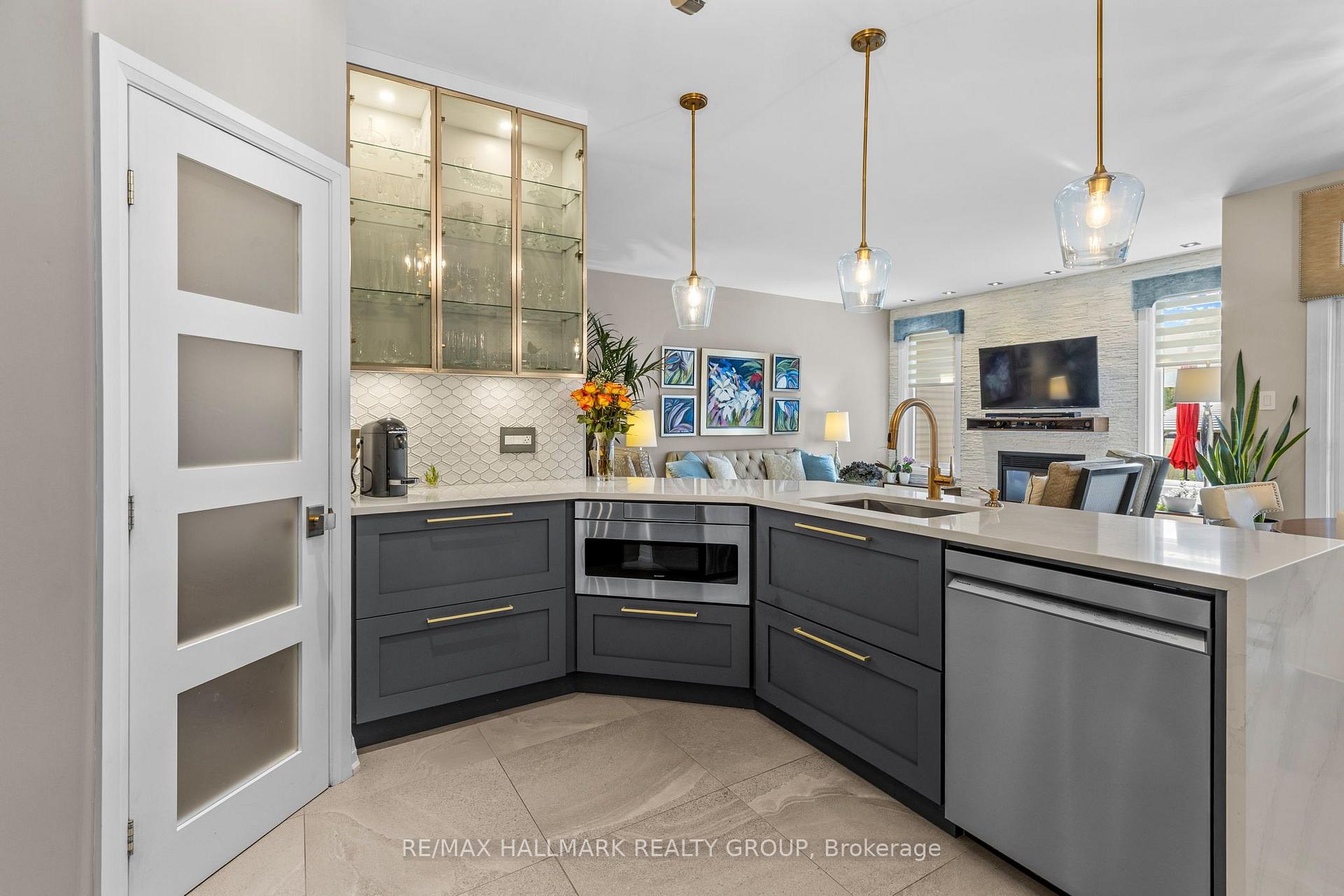 Photo 12 of 1832 Springridge Drive, Ottawa, Springridge/East Village — HOMEH