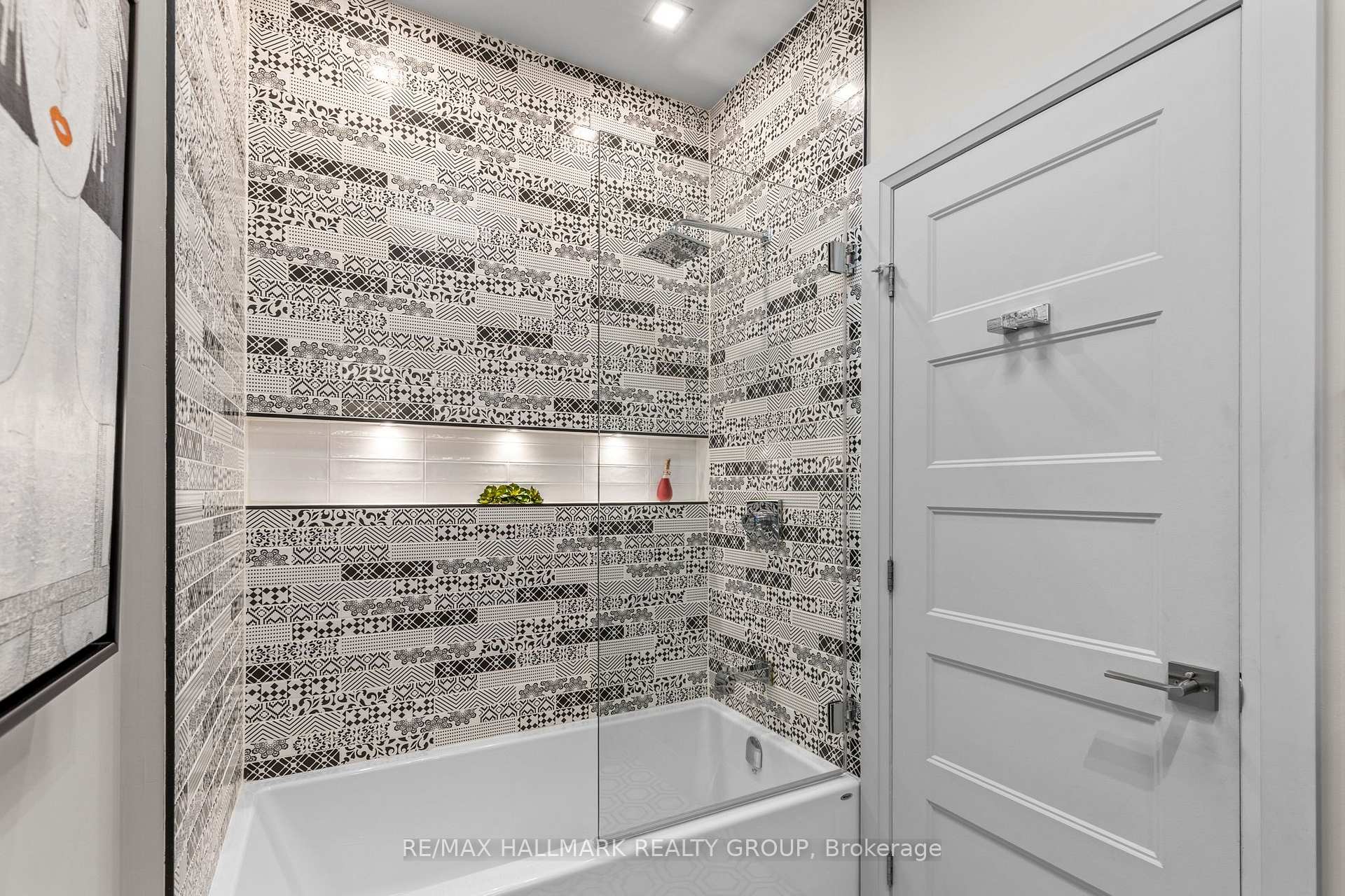 Photo 21 of 1832 Springridge Drive, Ottawa, Springridge/East Village — HOMEH