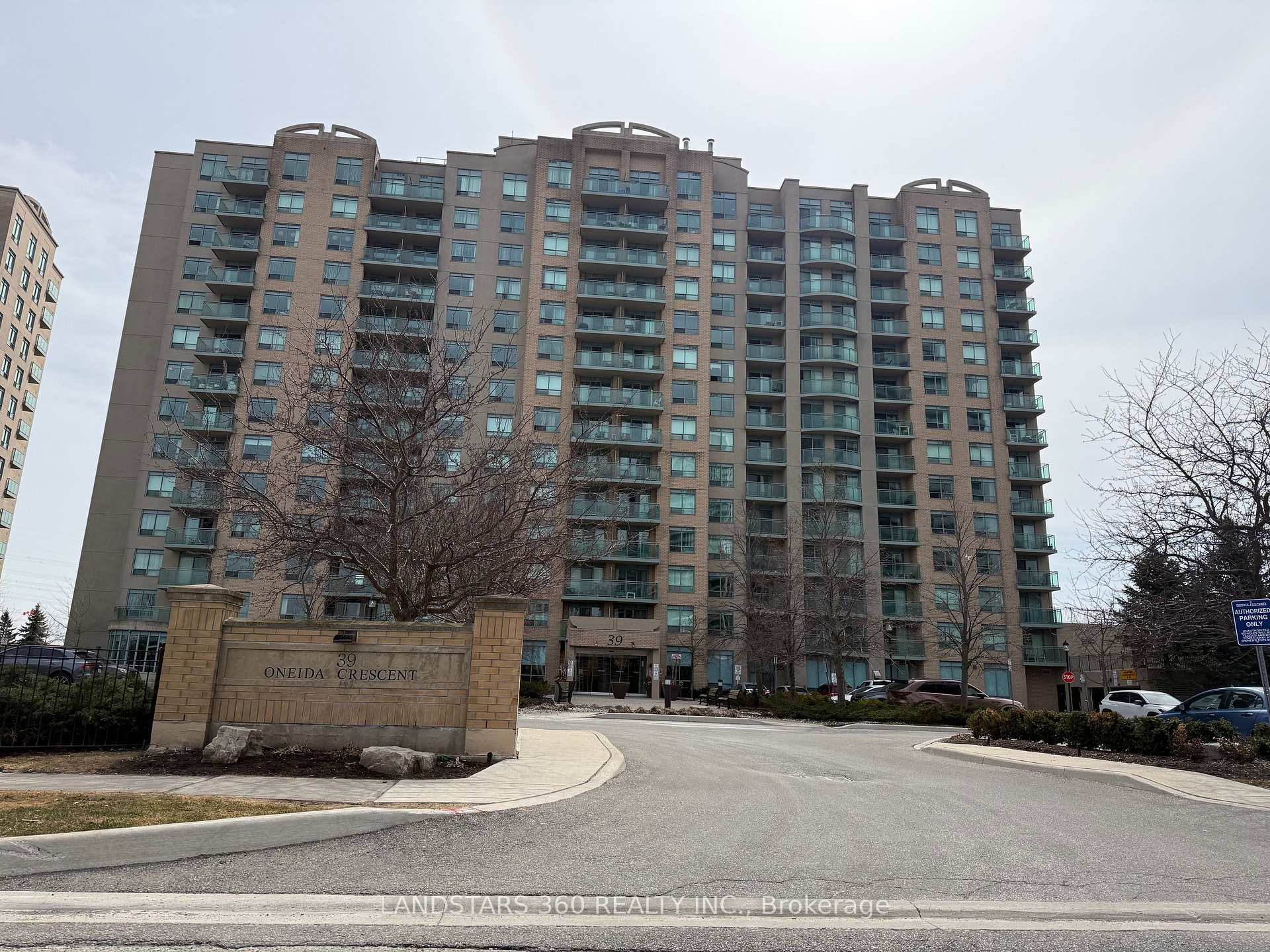 Photo 1 of Unit 906, 39 Oneida Crescent, Richmond Hill, Langstaff — HOMEH