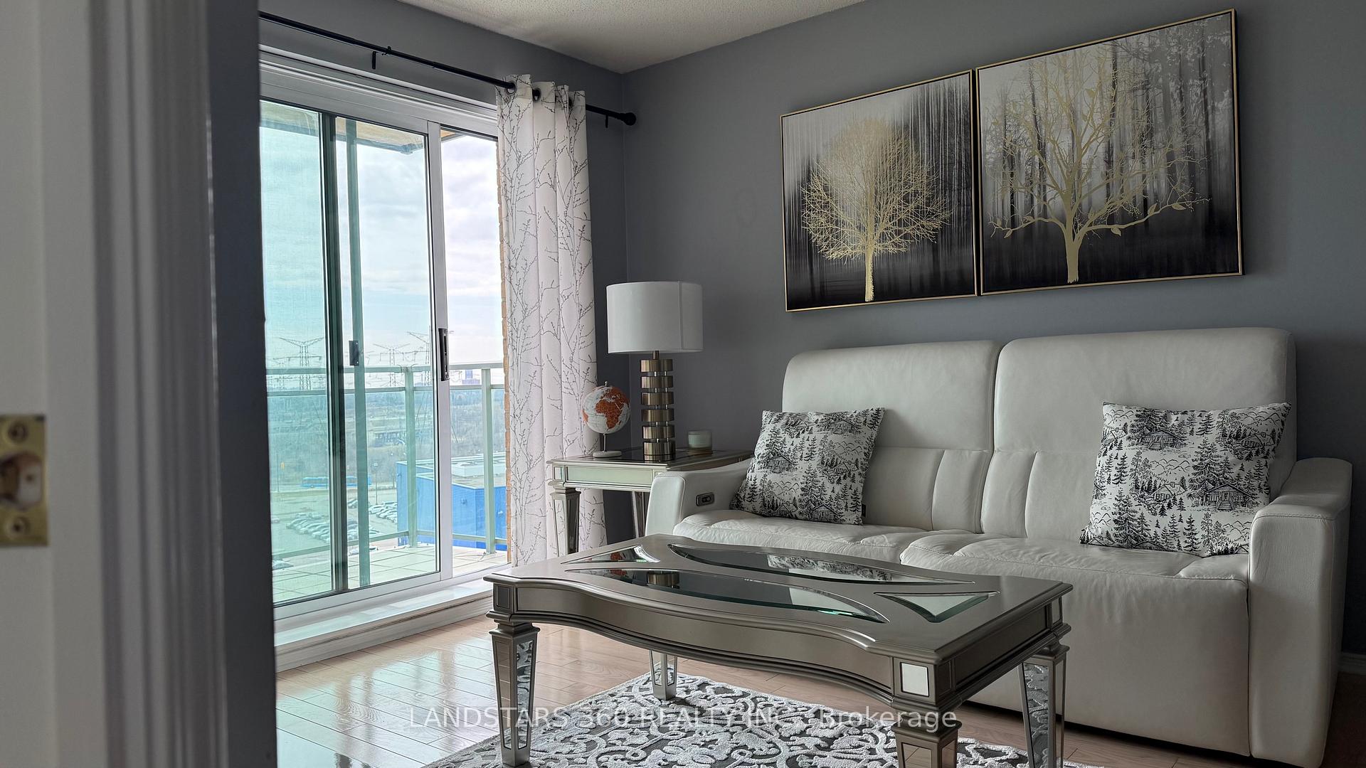 Photo 7 of Unit 906, 39 Oneida Crescent, Richmond Hill, Langstaff — HOMEH