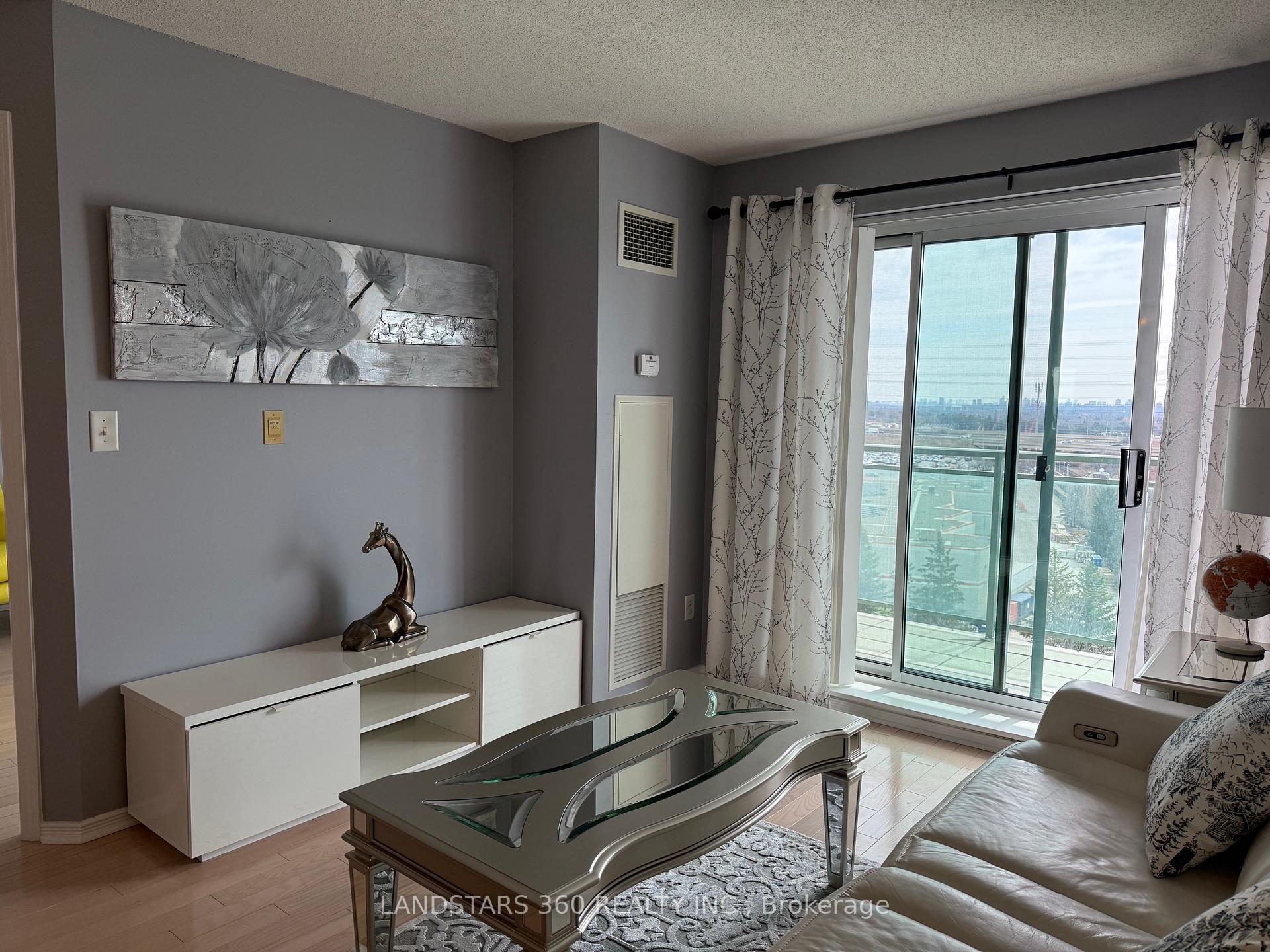 Photo 8 of Unit 906, 39 Oneida Crescent, Richmond Hill, Langstaff — HOMEH