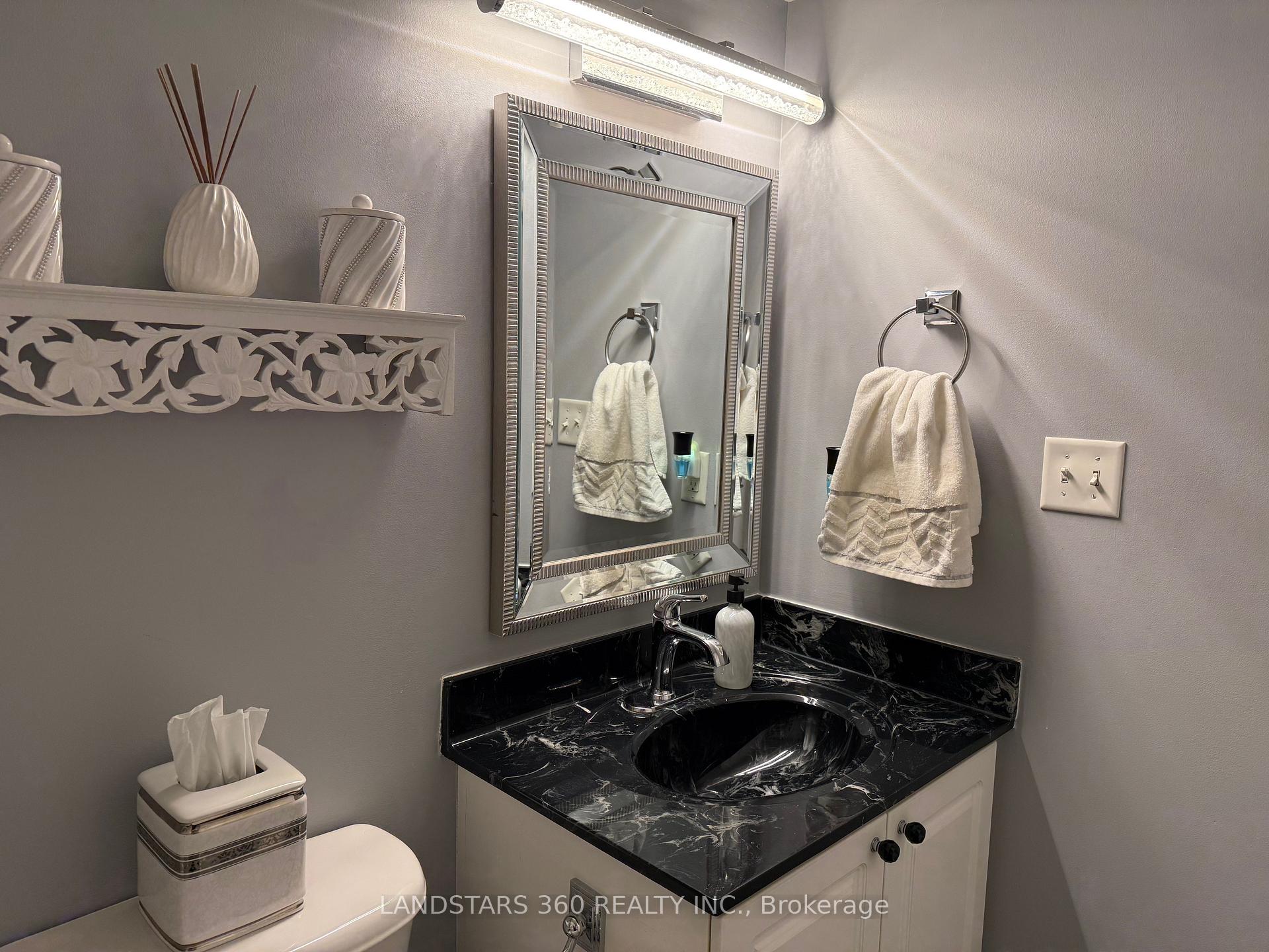 Photo 12 of Unit 906, 39 Oneida Crescent, Richmond Hill, Langstaff — HOMEH