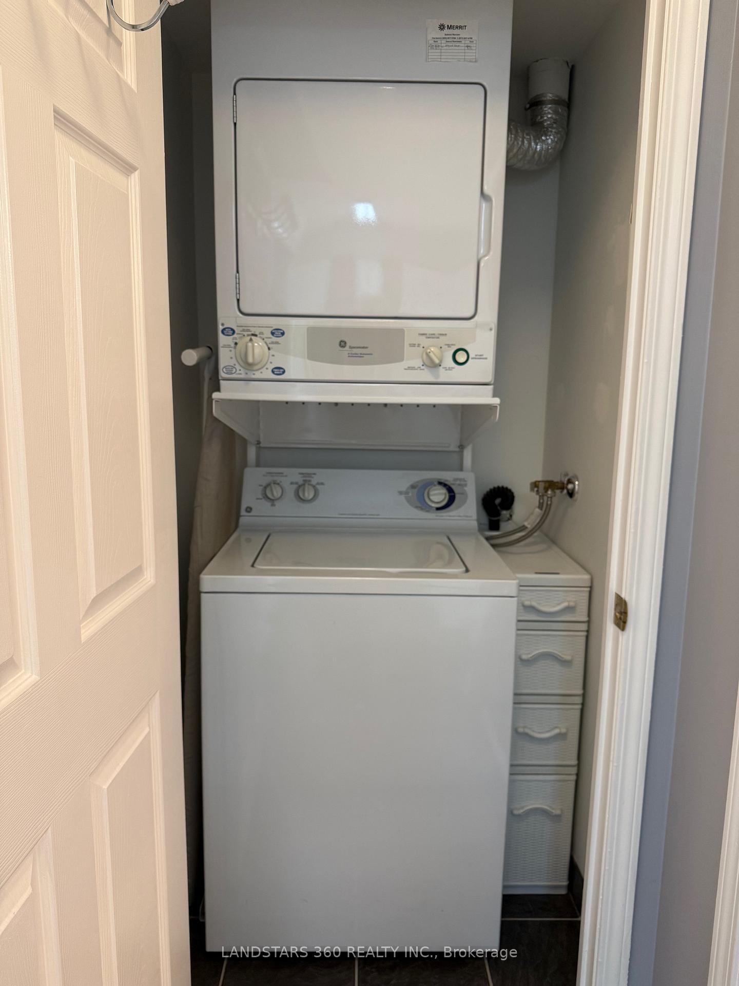 Photo 16 of Unit 906, 39 Oneida Crescent, Richmond Hill, Langstaff — HOMEH