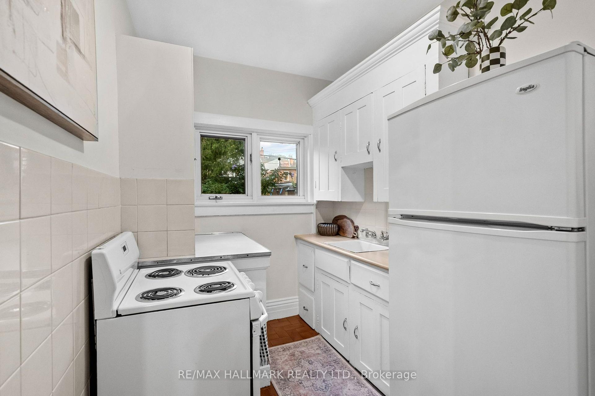 Photo 18 of 159 Gillard Avenue, Toronto, Greenwood-Coxwell — HOMEH