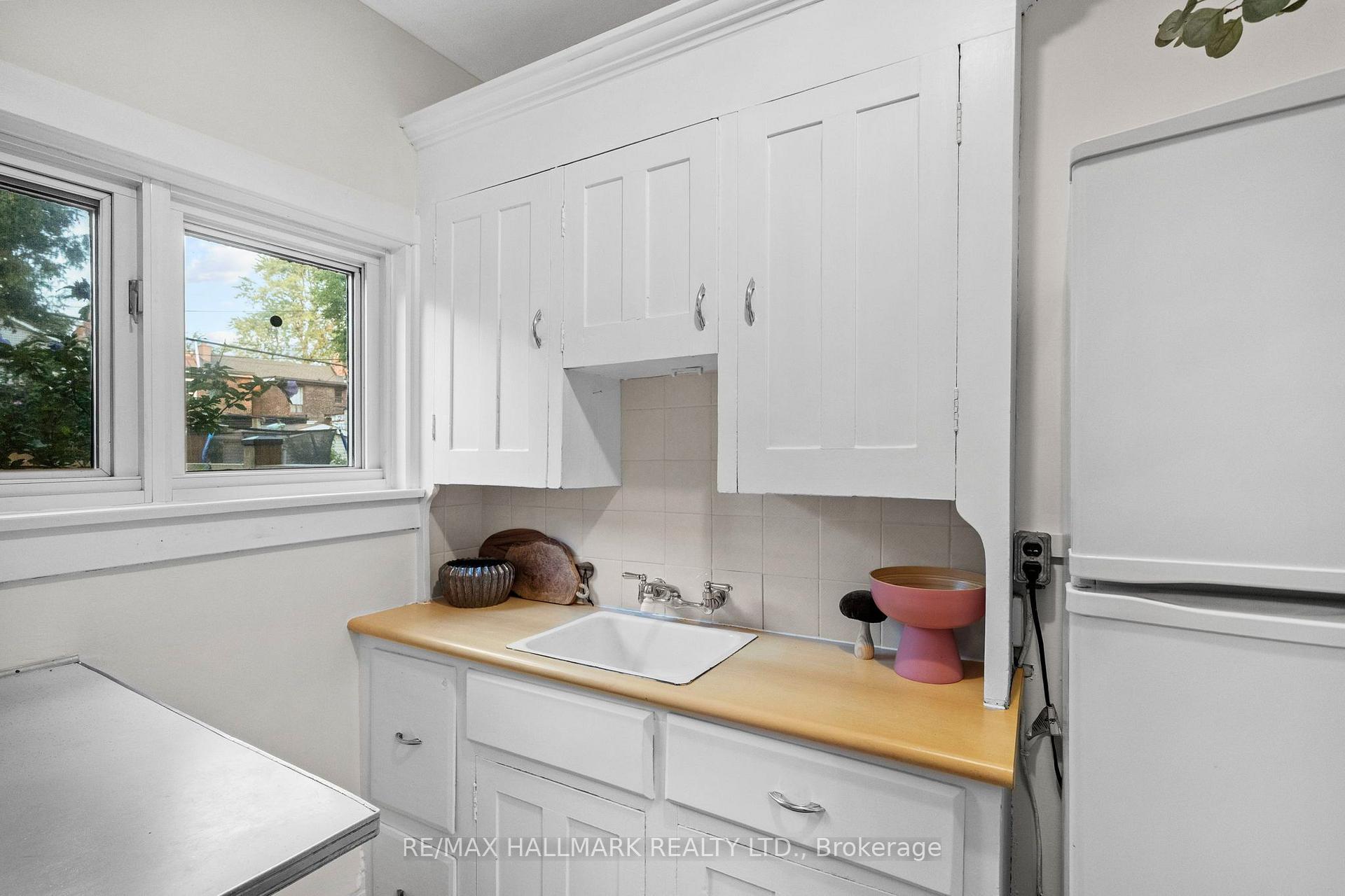 Photo 22 of 159 Gillard Avenue, Toronto, Greenwood-Coxwell — HOMEH