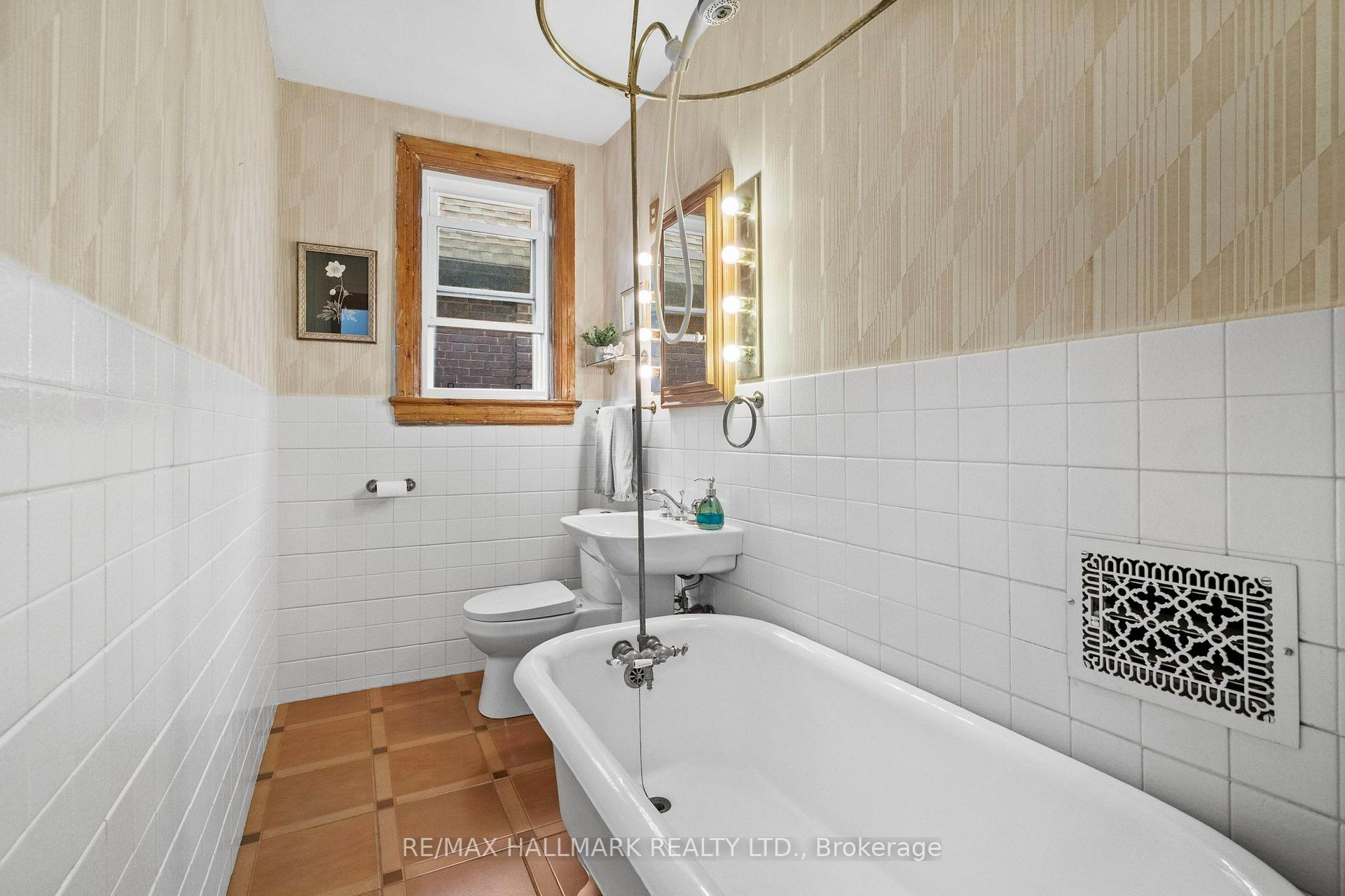 Photo 40 of 159 Gillard Avenue, Toronto, Greenwood-Coxwell — HOMEH