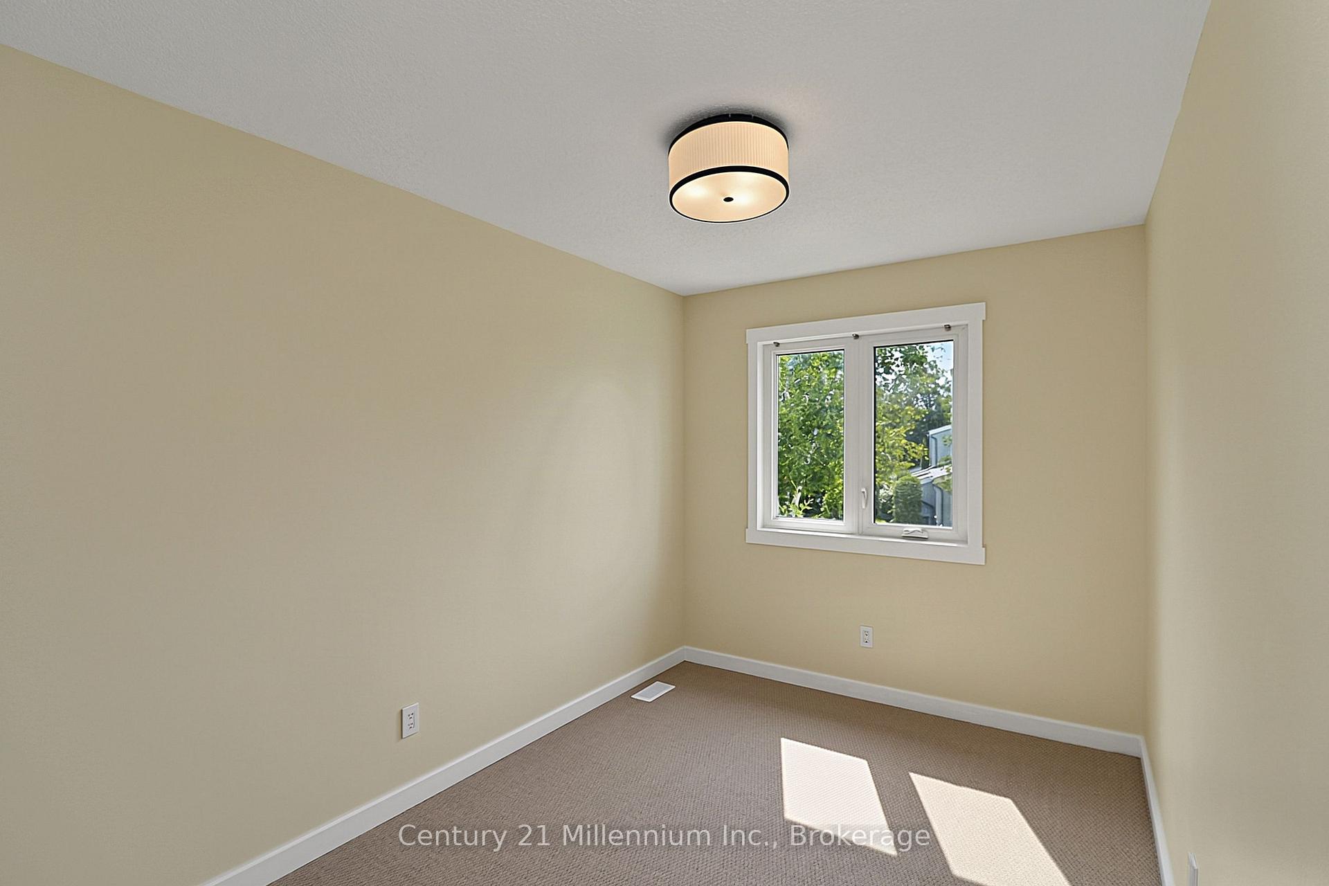 Photo 13 of Unit 28, 127 Fairway Crescent, Collingwood — HOMEH