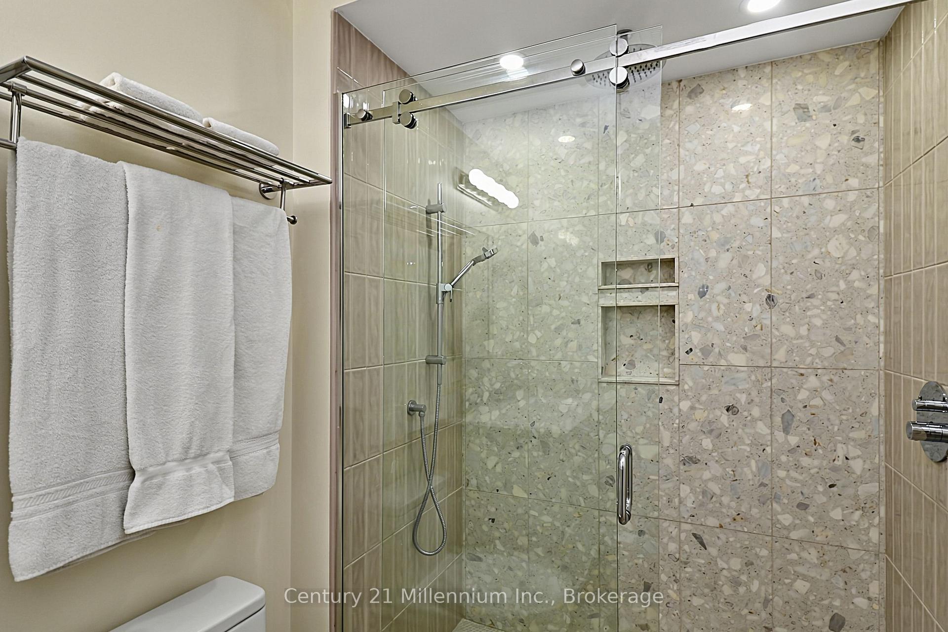 Photo 14 of Unit 28, 127 Fairway Crescent, Collingwood — HOMEH