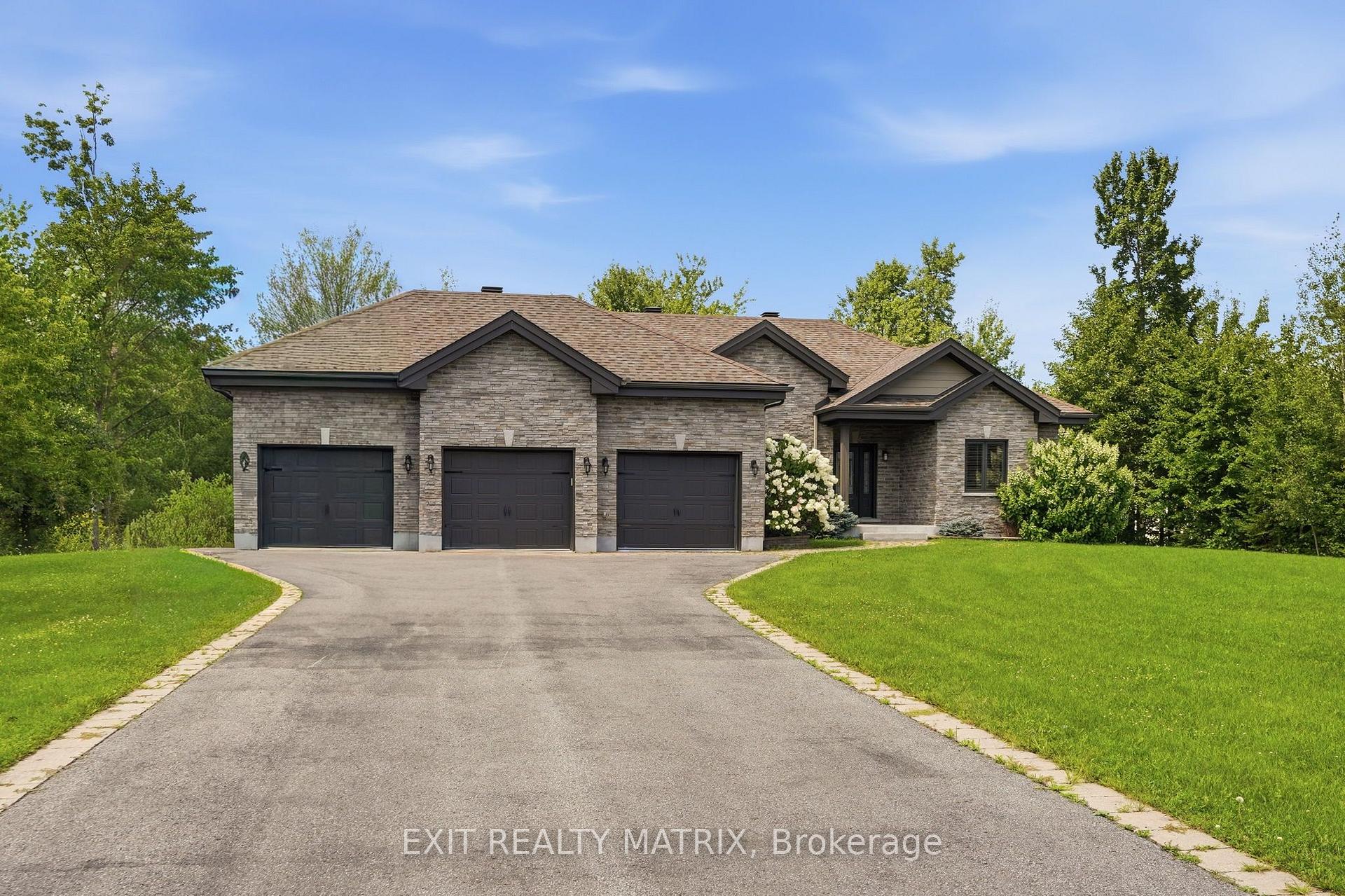 Photo 1 of 501 Du Parc Road, Champlain, L'Orignal — HOMEH