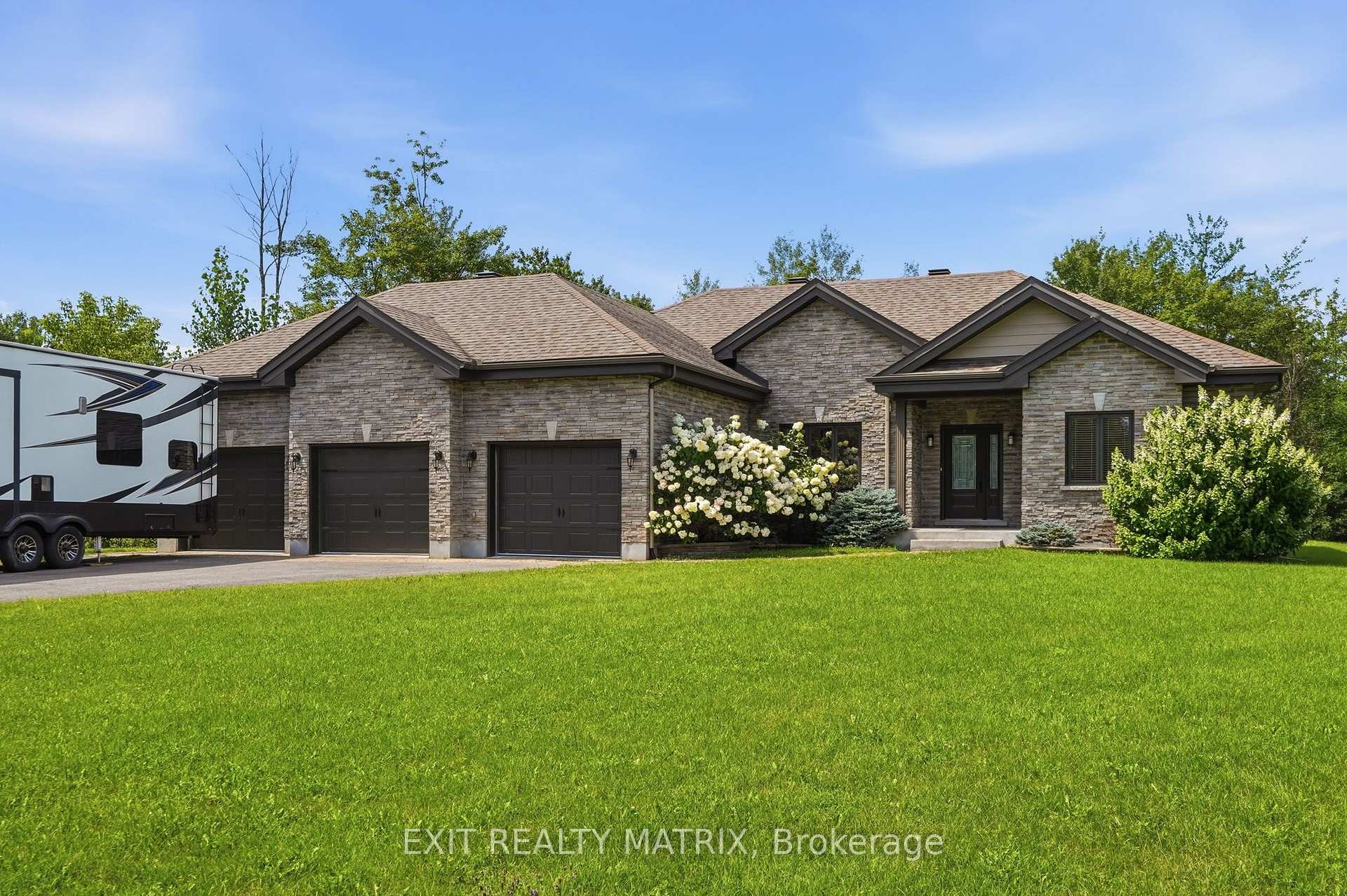 Photo 3 of 501 Du Parc Road, Champlain, L'Orignal — HOMEH