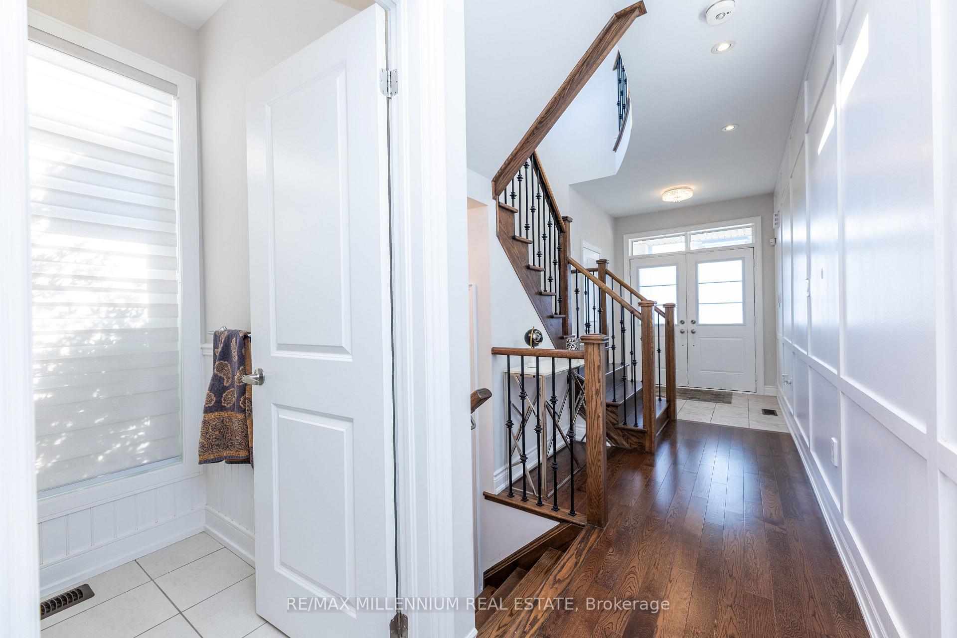 Photo 5 of 40 Frederick Pearson Street, East Gwillimbury, Queensville — HOMEH