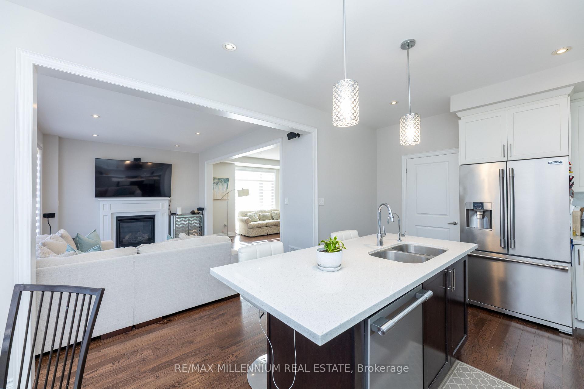 Photo 16 of 40 Frederick Pearson Street, East Gwillimbury, Queensville — HOMEH