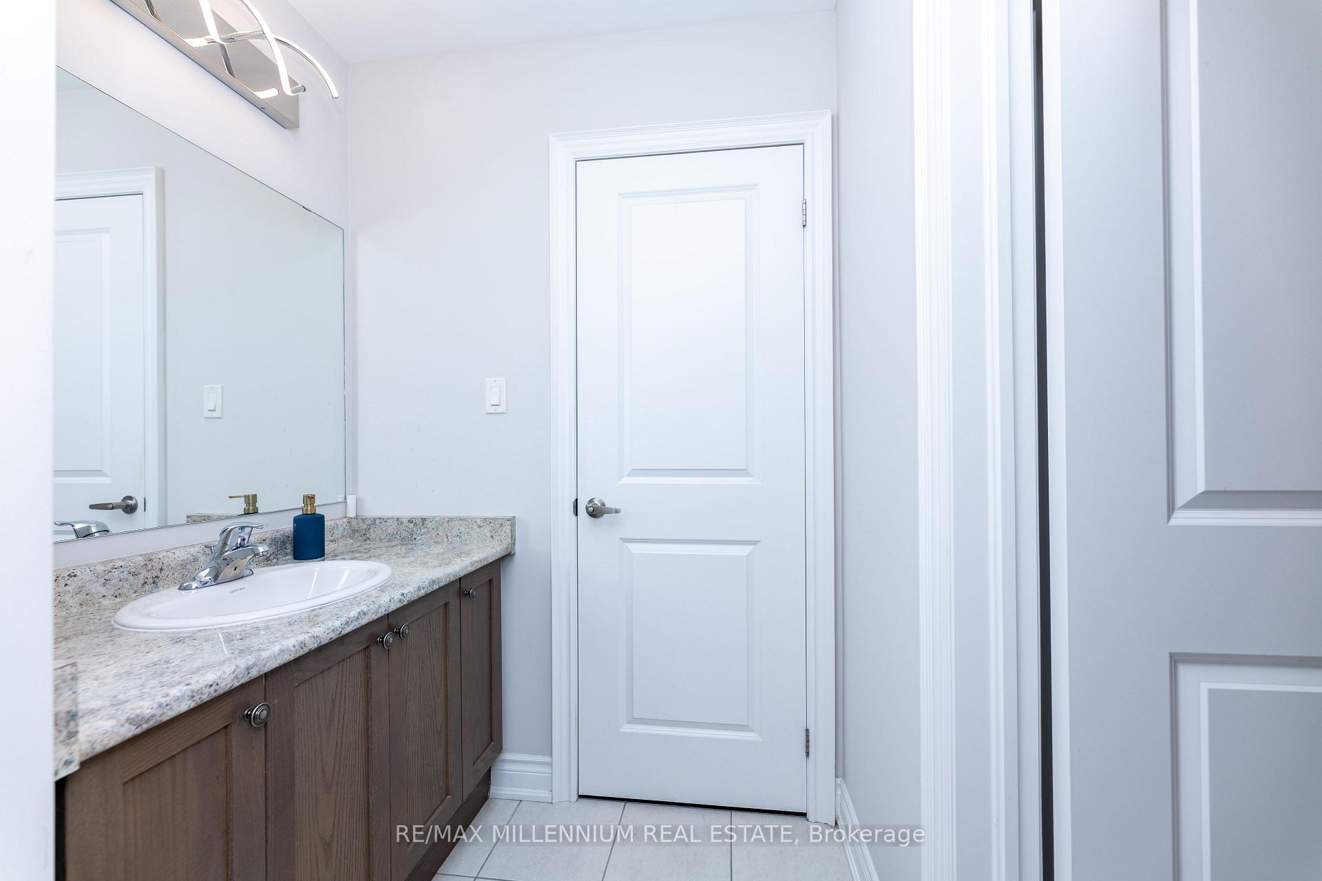 Photo 32 of 40 Frederick Pearson Street, East Gwillimbury, Queensville — HOMEH