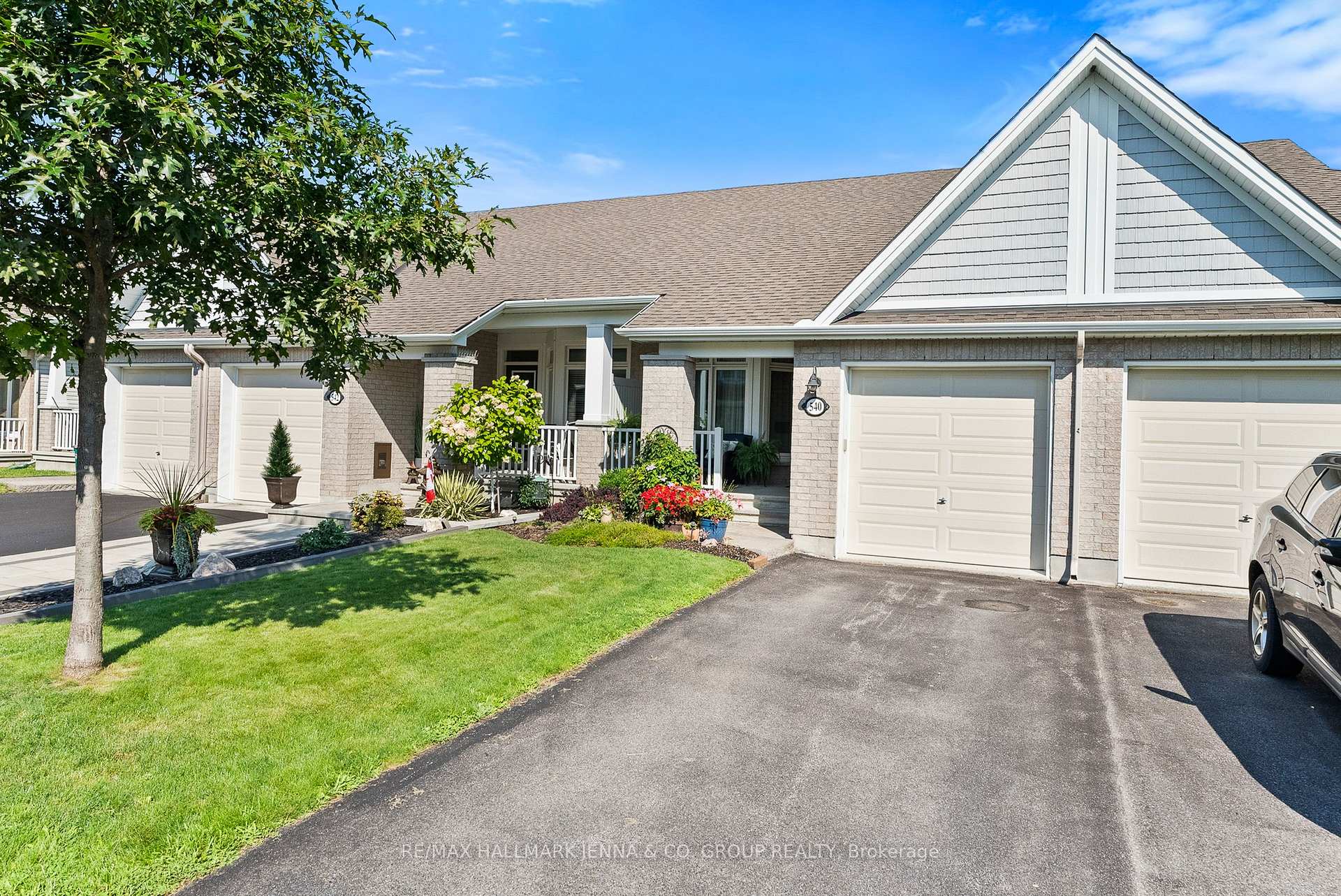 Photo 2 of 540 Silverbell Crescent, Ottawa, Blossom Park/Kemp Park/Findlay Creek — HOMEH