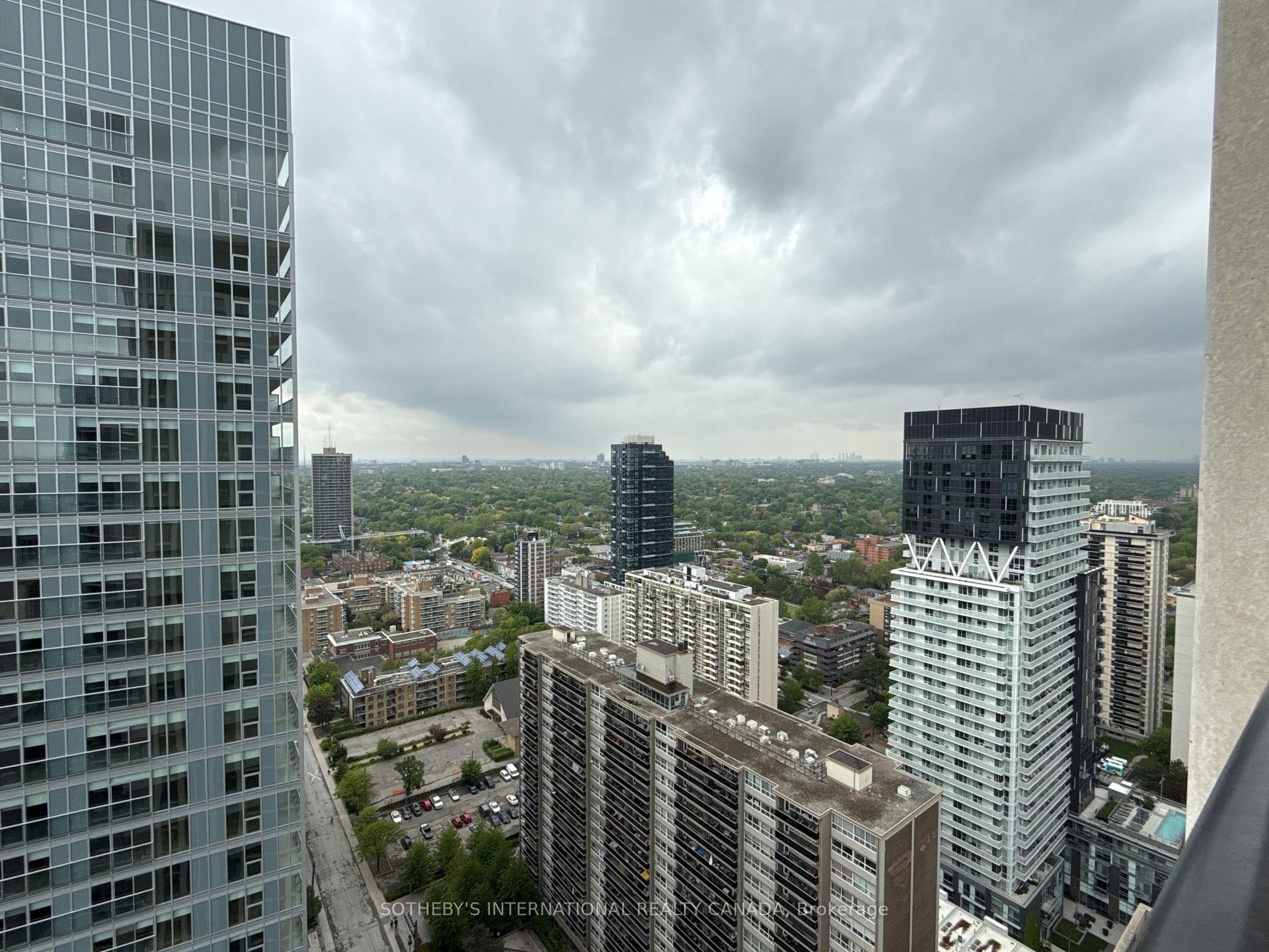 Photo 2 of Unit 2606, 200 Redpath Avenue, Toronto, Mount Pleasant East — HOMEH