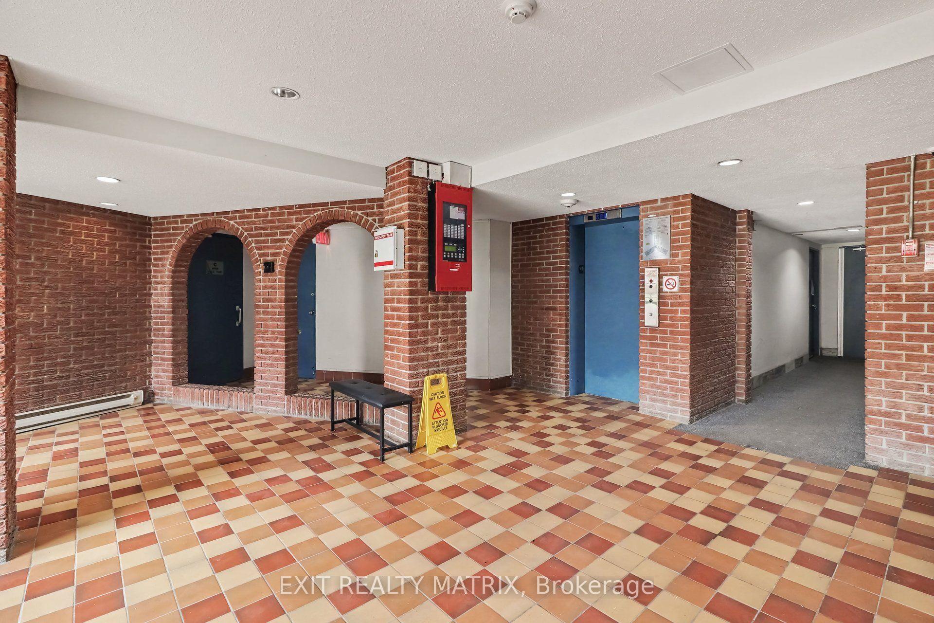 Photo 2 of Unit 203, 2044 Arrowsmith Drive, Ottawa, Beacon Hill South — HOMEH