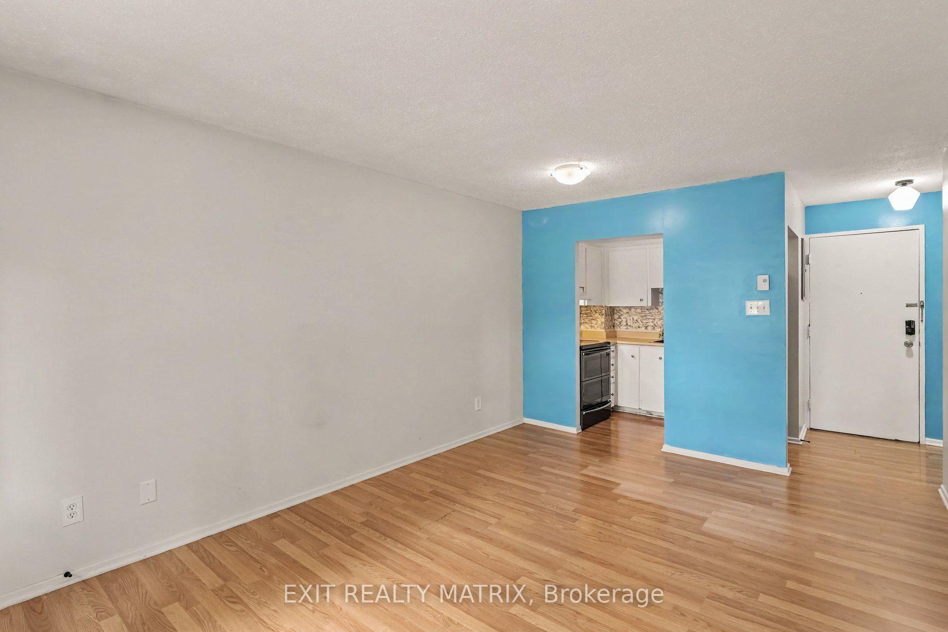 Photo 4 of Unit 203, 2044 Arrowsmith Drive, Ottawa, Beacon Hill South — HOMEH