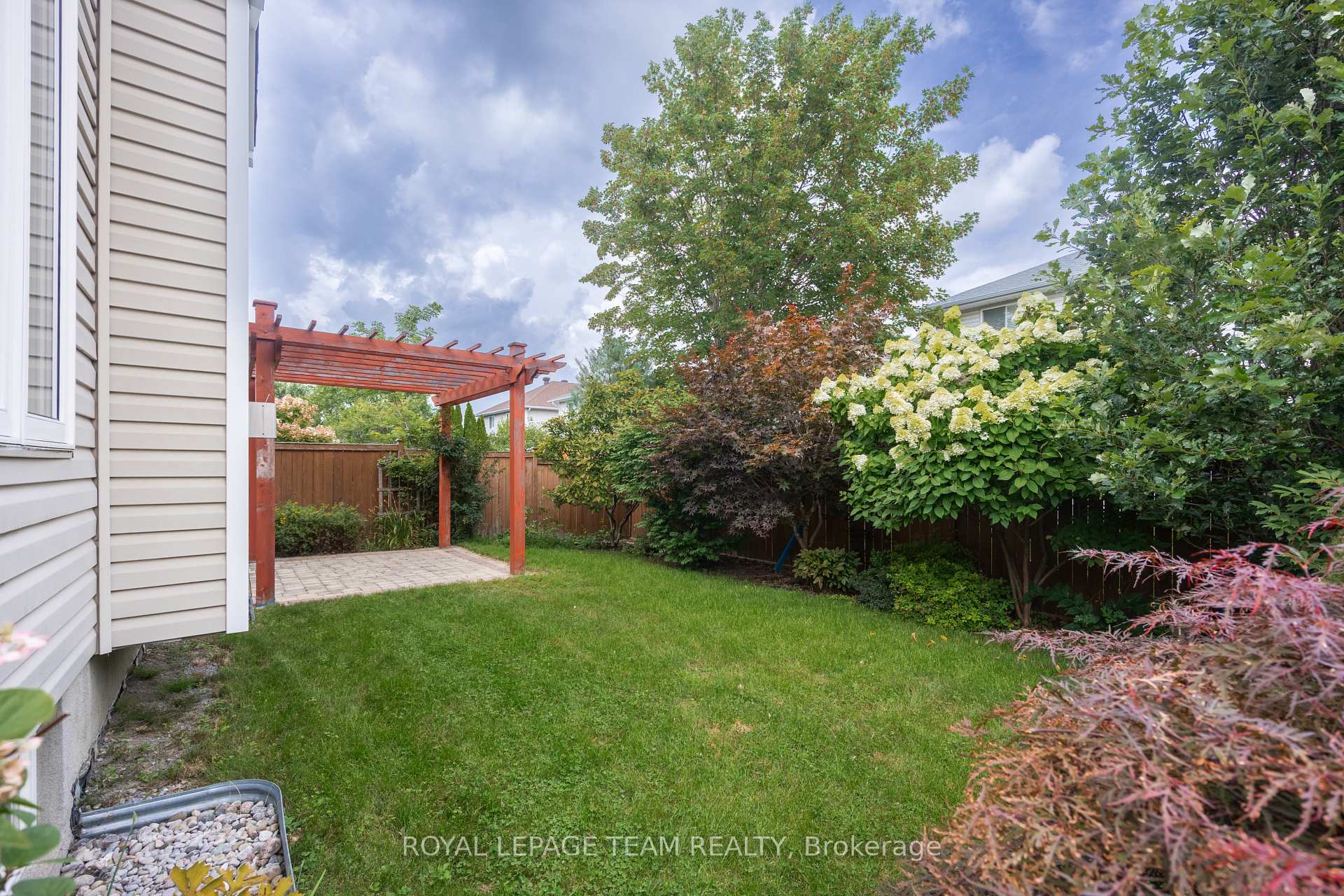 Photo 5 of 60 Woliston Crescent, Ottawa, Kanata - Morgan's Grant/South March — HOMEH