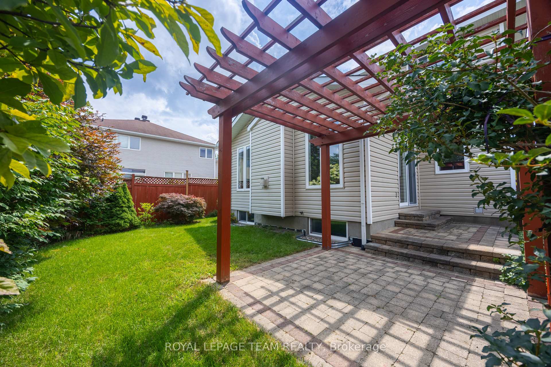 Photo 6 of 60 Woliston Crescent, Ottawa, Kanata - Morgan's Grant/South March — HOMEH