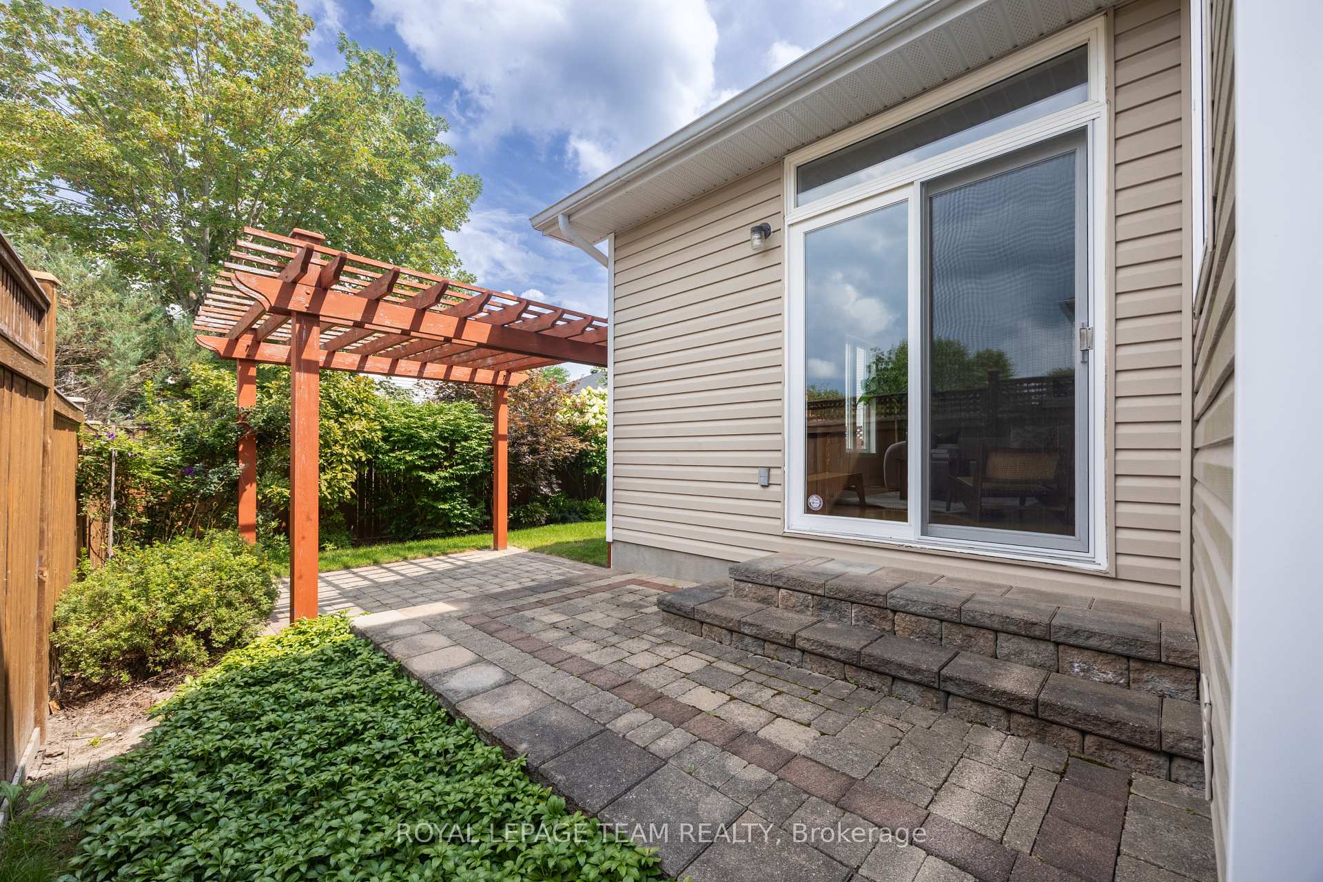 Photo 8 of 60 Woliston Crescent, Ottawa, Kanata - Morgan's Grant/South March — HOMEH