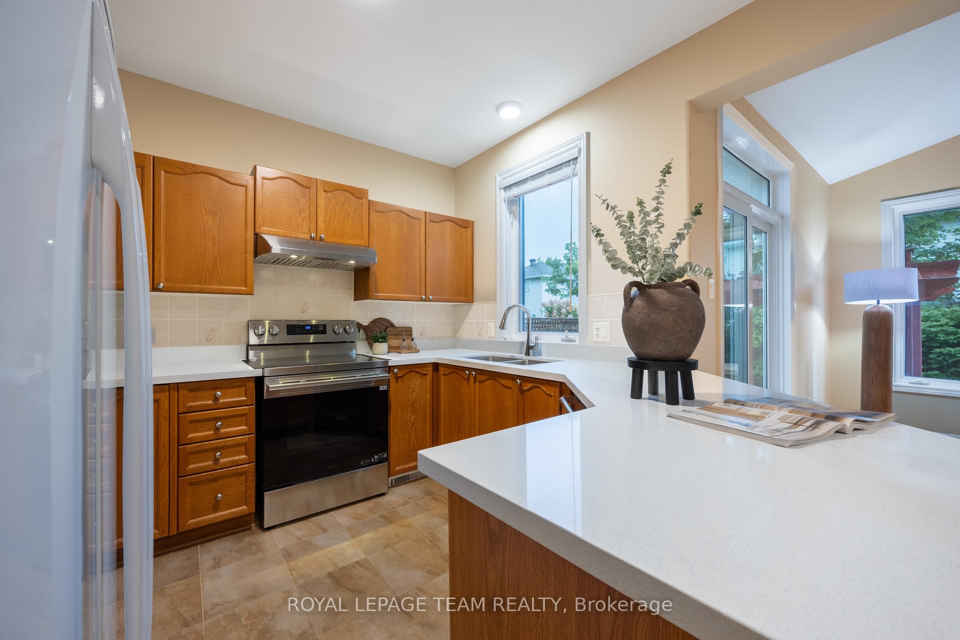 Photo 28 of 60 Woliston Crescent, Ottawa, Kanata - Morgan's Grant/South March — HOMEH