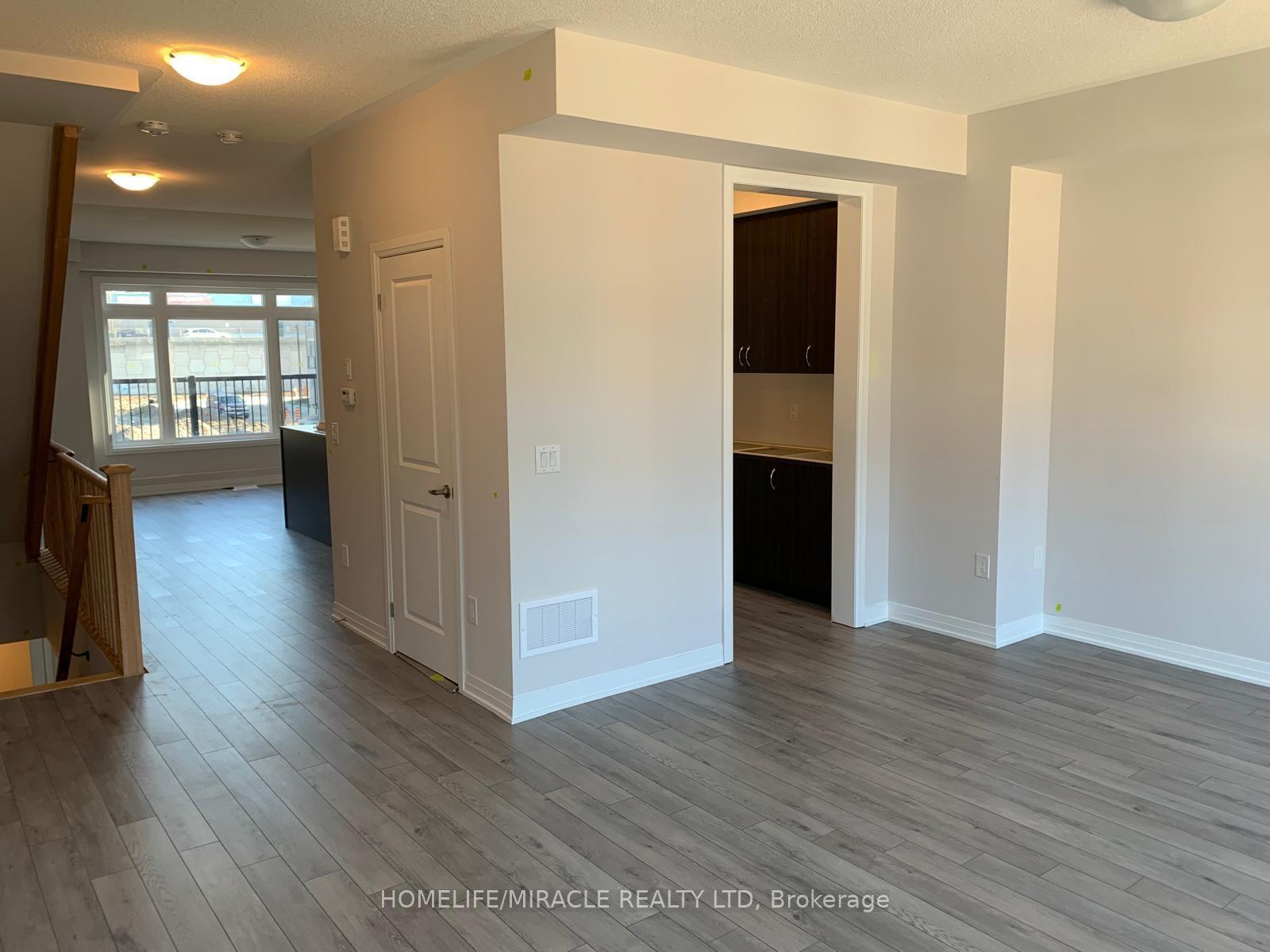 Photo 3 of Unit 109, 585 Colborne Street E, Brantford, East Ward — HOMEH