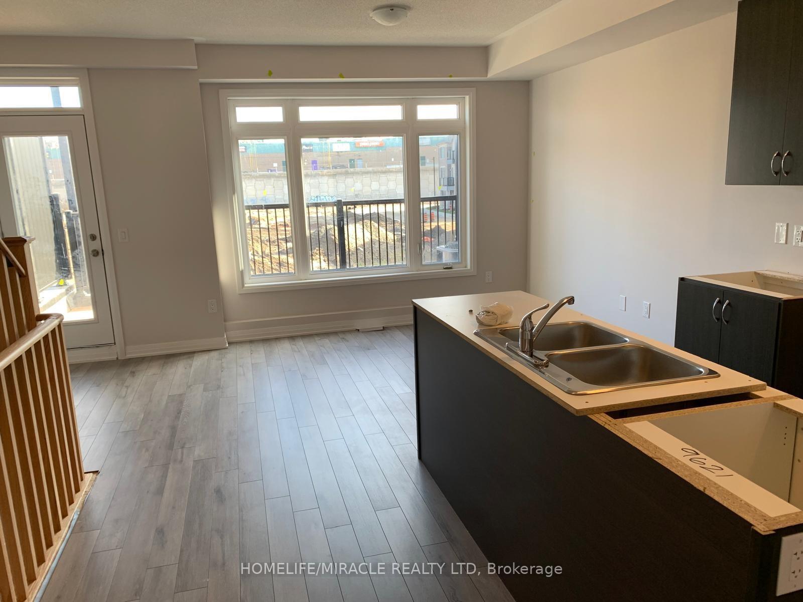 Photo 5 of Unit 109, 585 Colborne Street E, Brantford, East Ward — HOMEH