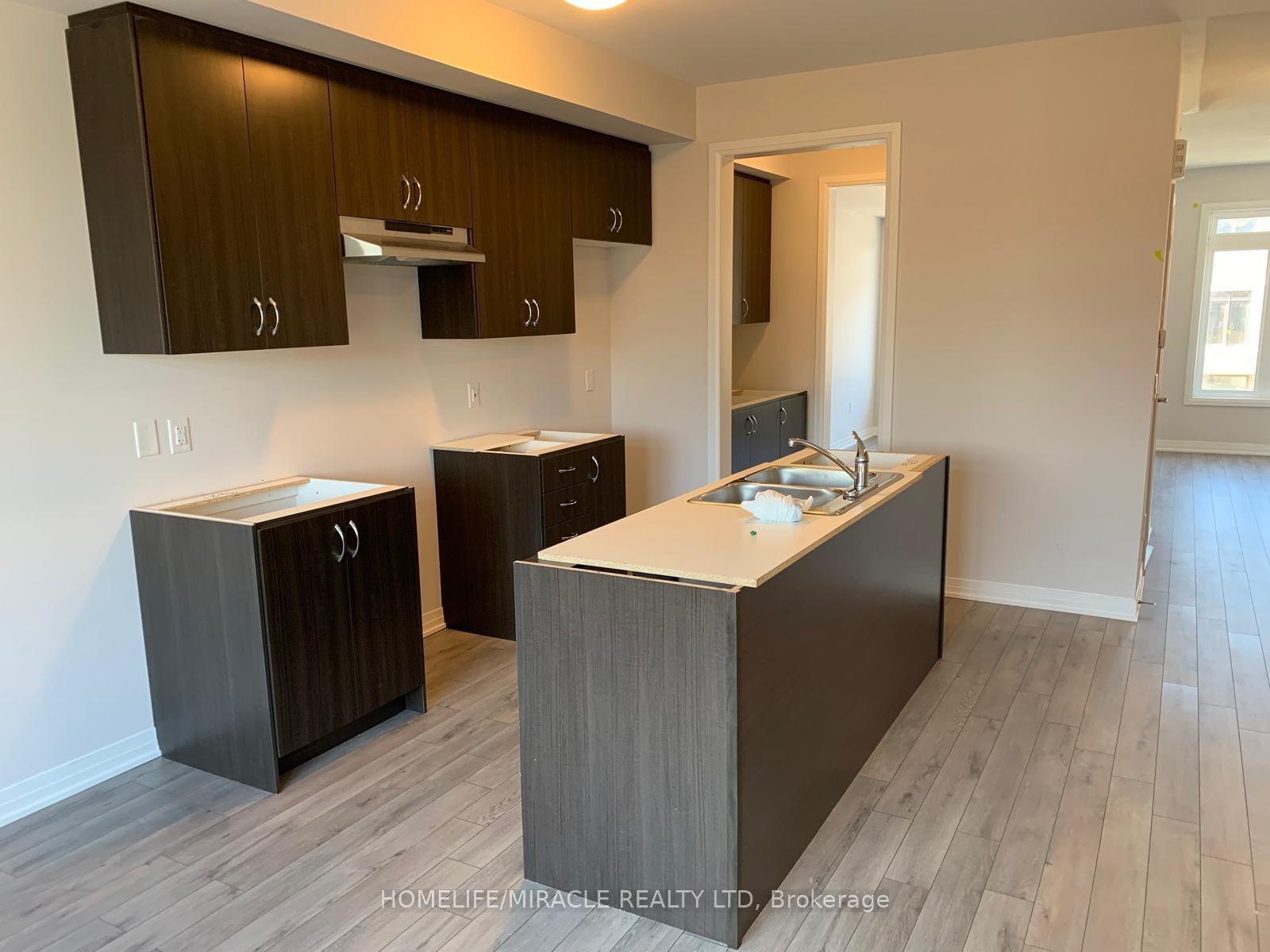 Photo 13 of Unit 109, 585 Colborne Street E, Brantford, East Ward — HOMEH