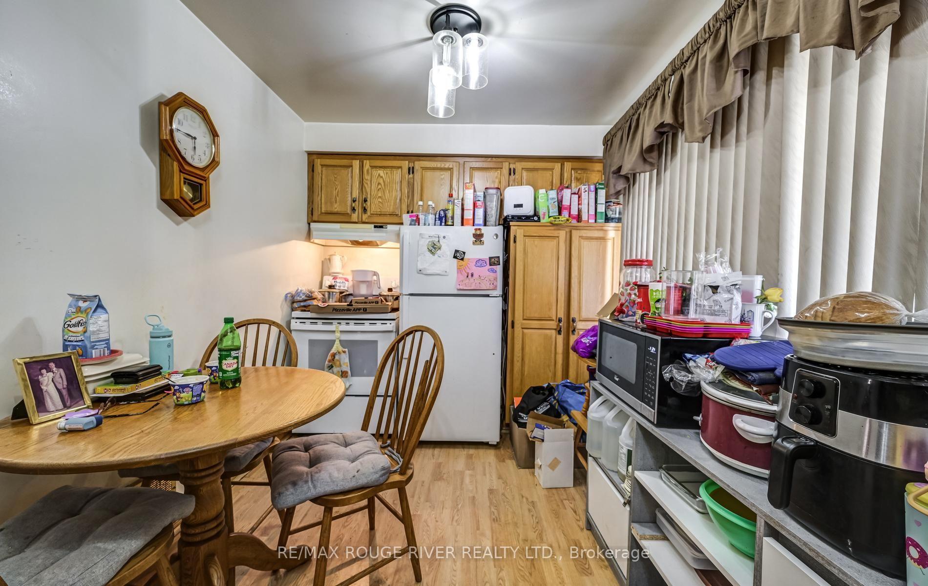 Photo 4 of 1106 Green Street, Whitby, Downtown Whitby — HOMEH