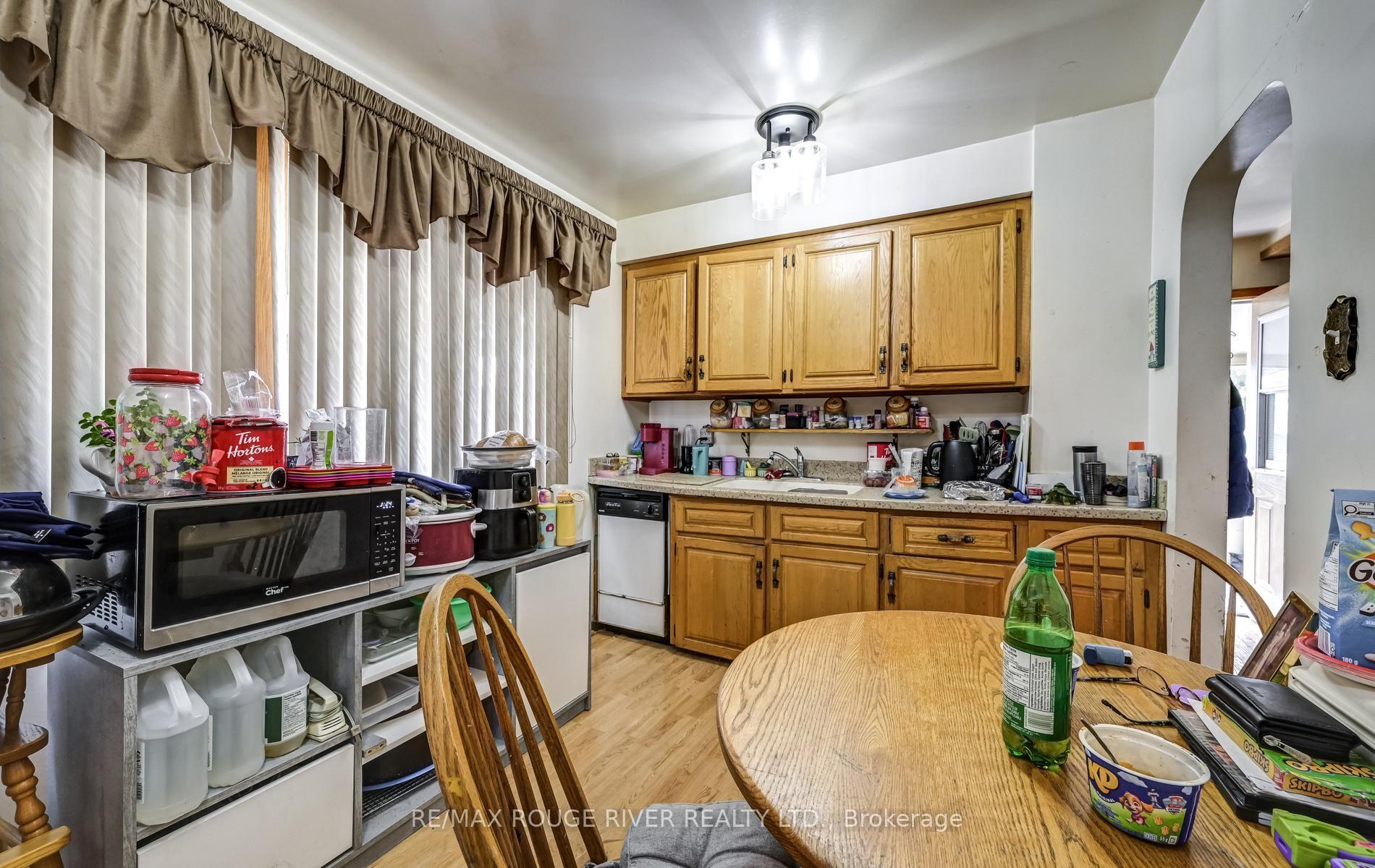 Photo 6 of 1106 Green Street, Whitby, Downtown Whitby — HOMEH