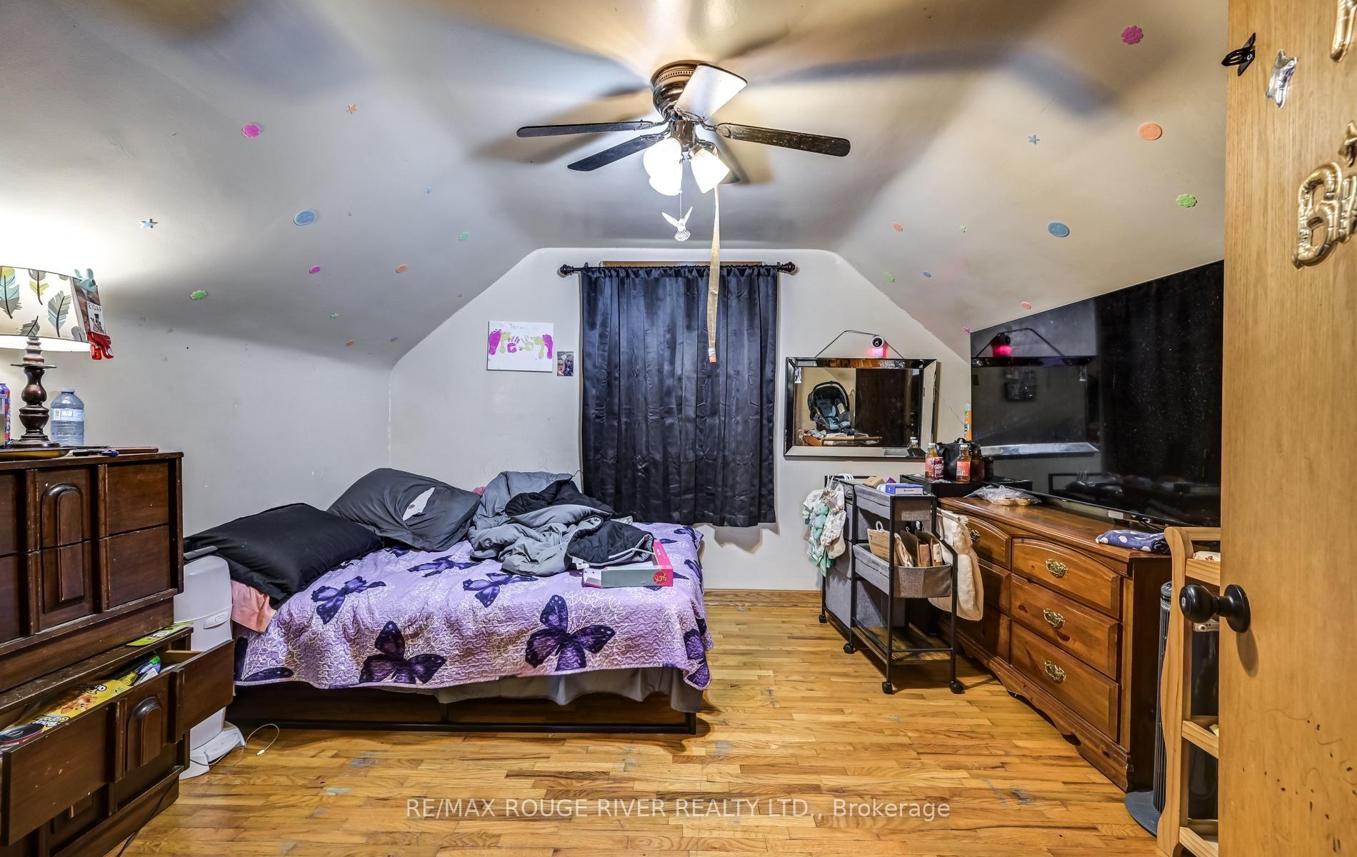 Photo 11 of 1106 Green Street, Whitby, Downtown Whitby — HOMEH