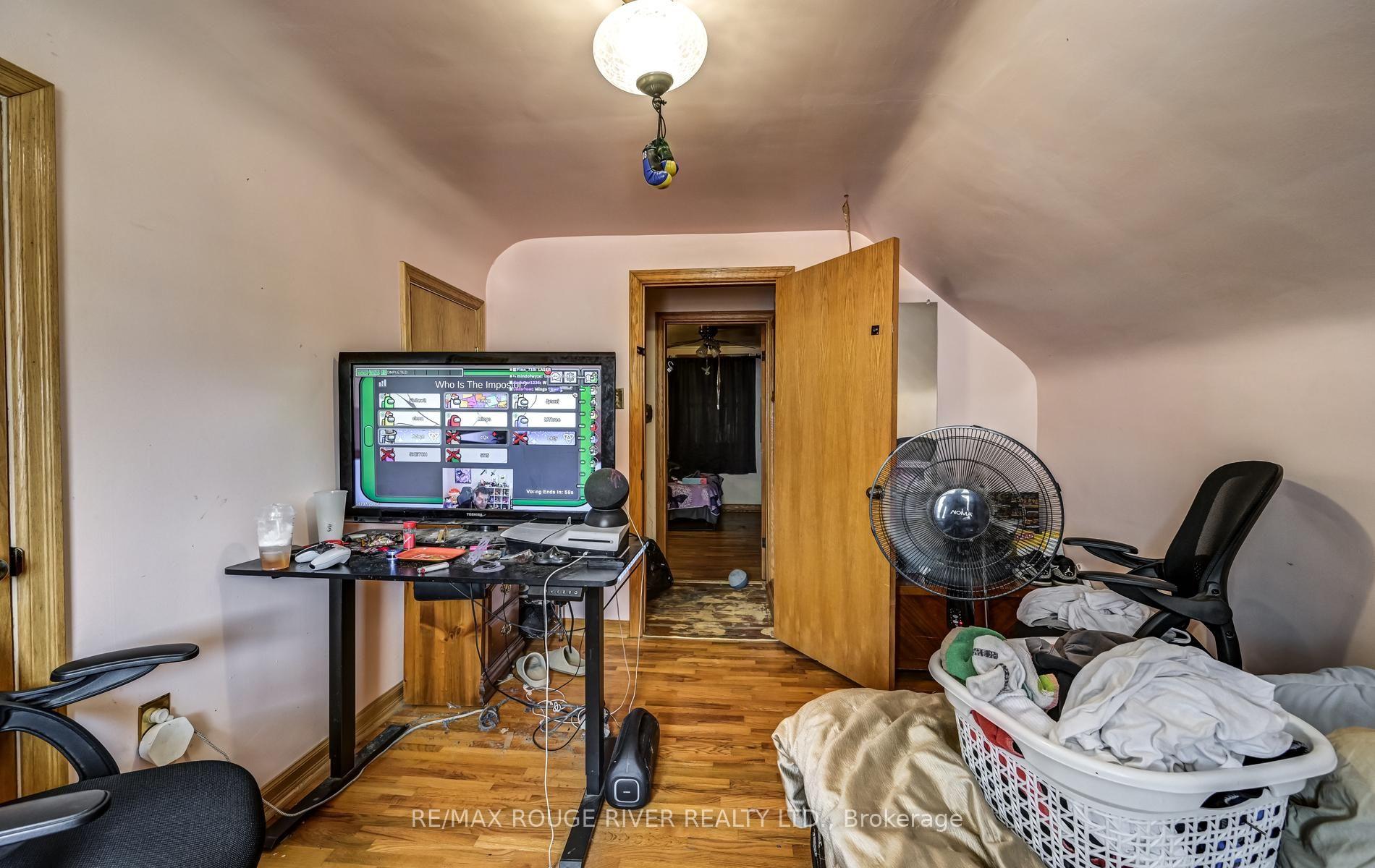 Photo 14 of 1106 Green Street, Whitby, Downtown Whitby — HOMEH