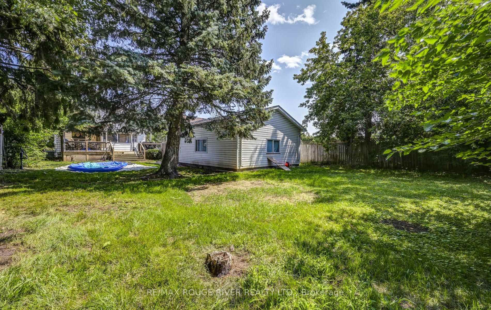Photo 33 of 1106 Green Street, Whitby, Downtown Whitby — HOMEH