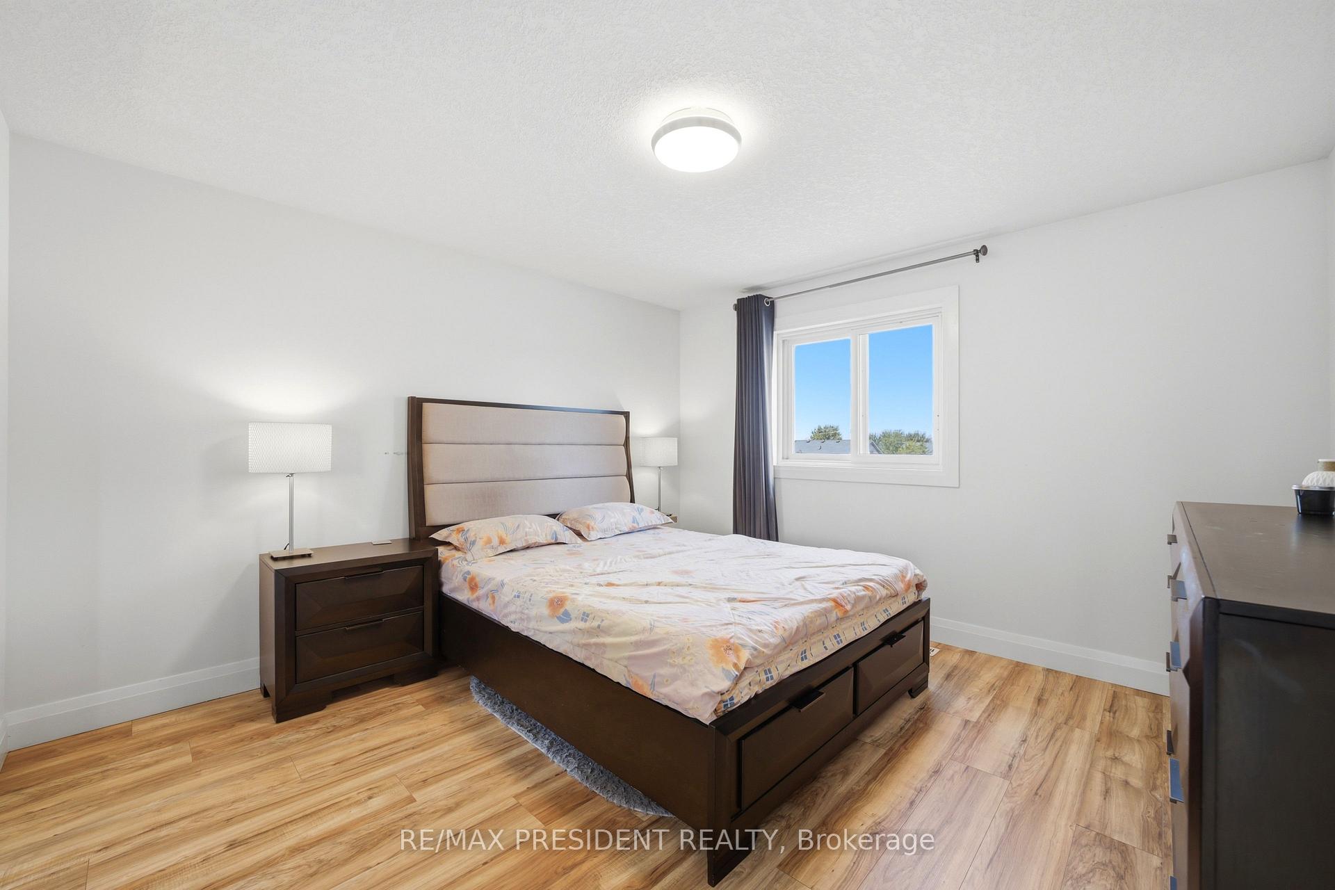 Photo 24 of 60 Steepleridge Street, Kitchener, Doon South — HOMEH
